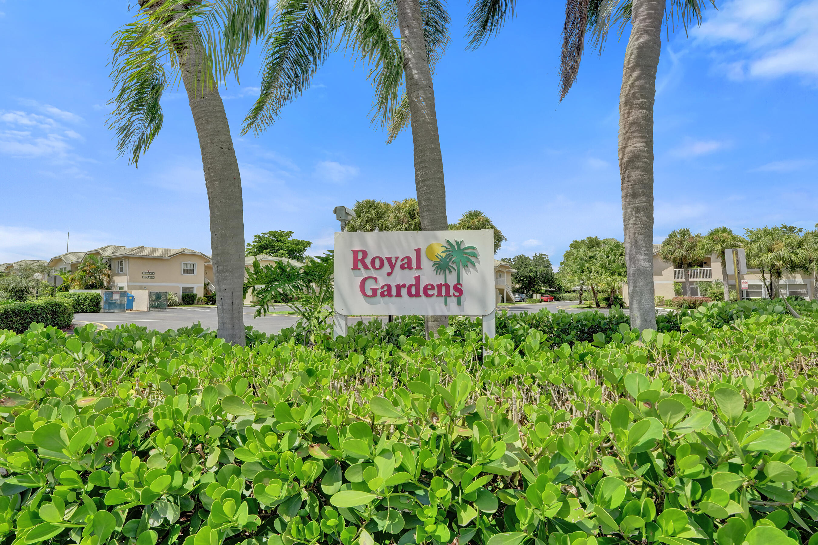 ROYAL GARDEN CONDO - Residential