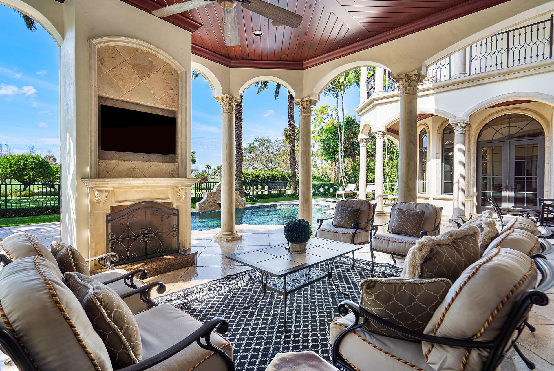 ROYAL PALM YACHT & COUNTRY CLUB - Residential