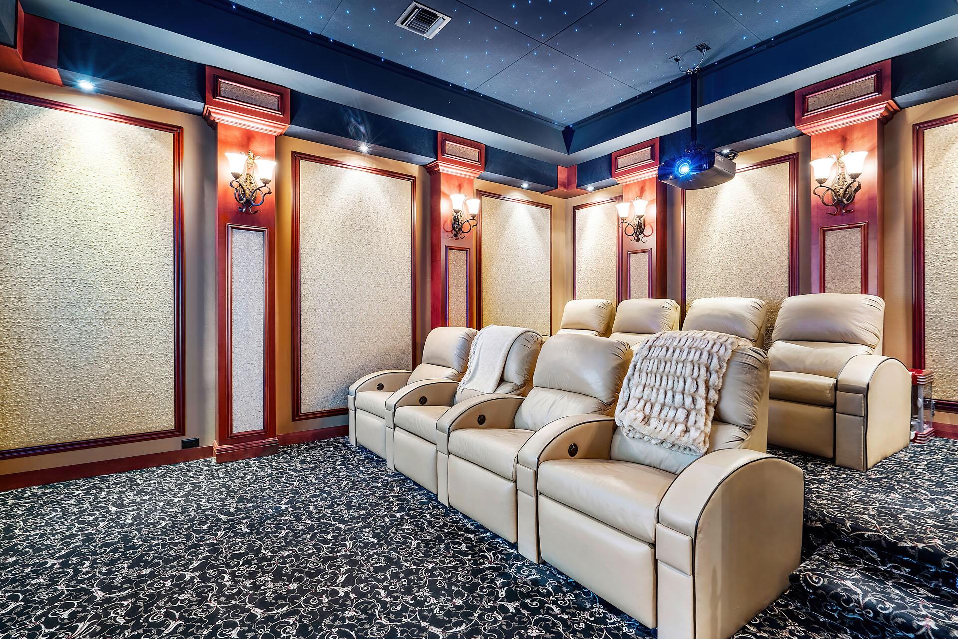 ROYAL PALM YACHT & COUNTRY CLUB - Residential