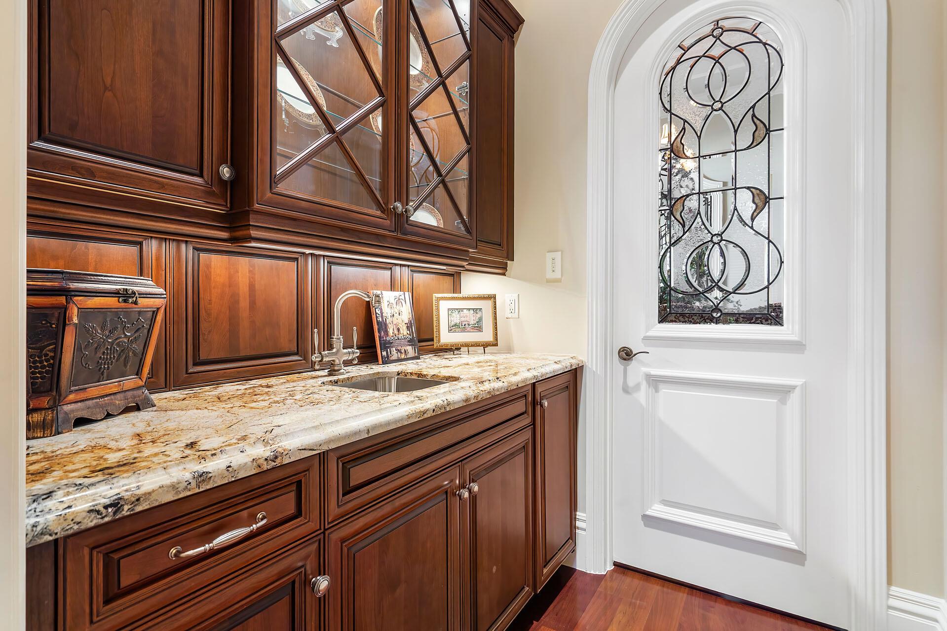 ROYAL PALM YACHT & COUNTRY CLUB - Residential