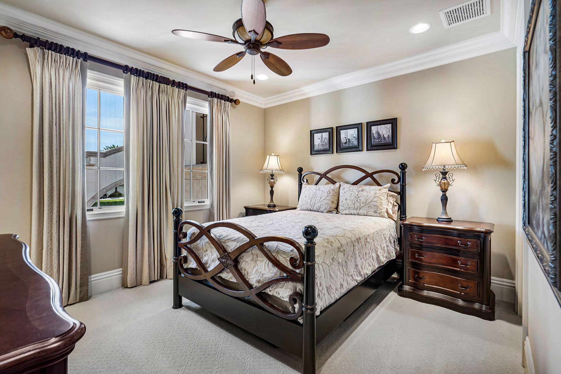 ROYAL PALM YACHT & COUNTRY CLUB - Residential
