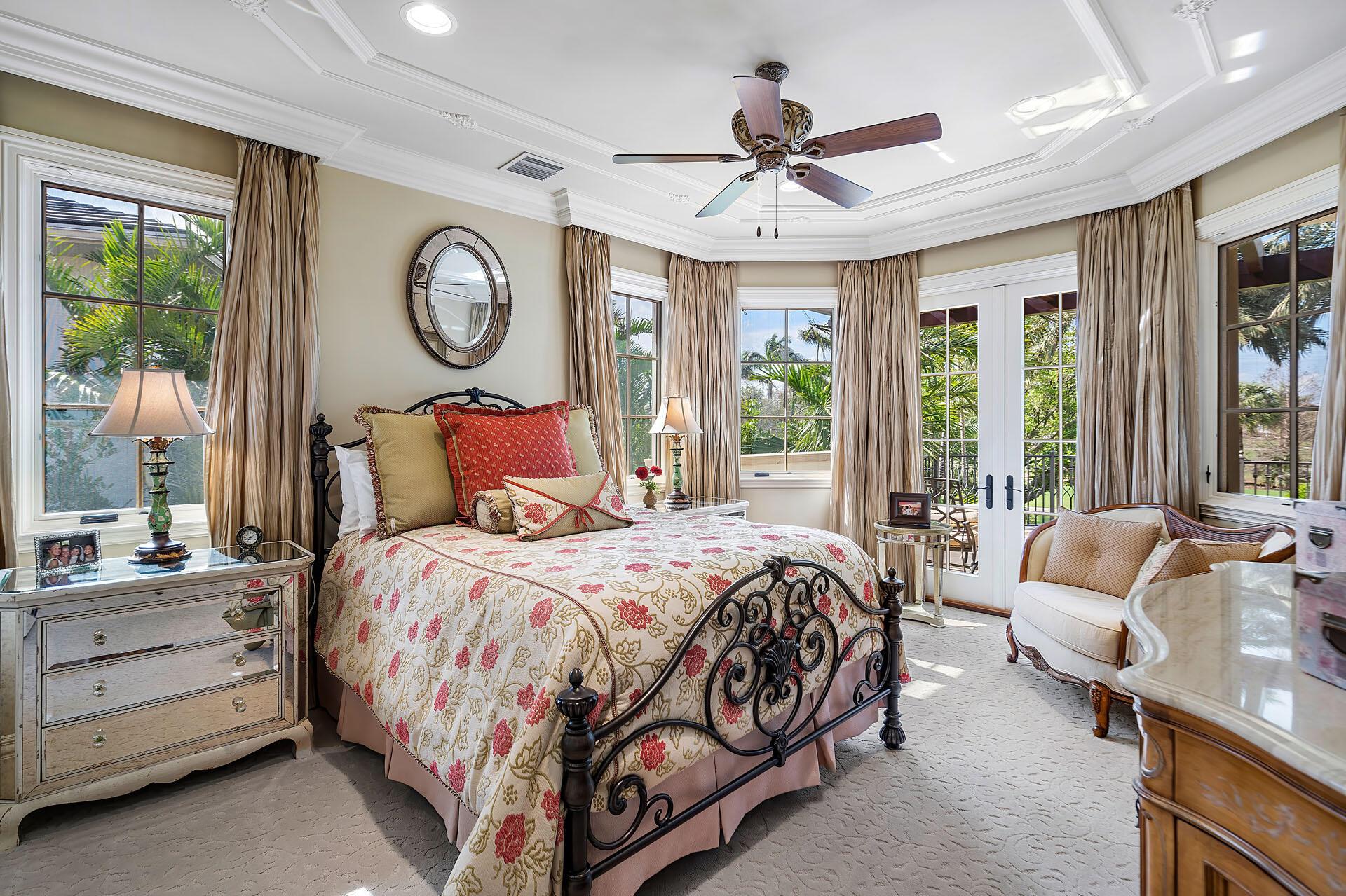 ROYAL PALM YACHT & COUNTRY CLUB - Residential