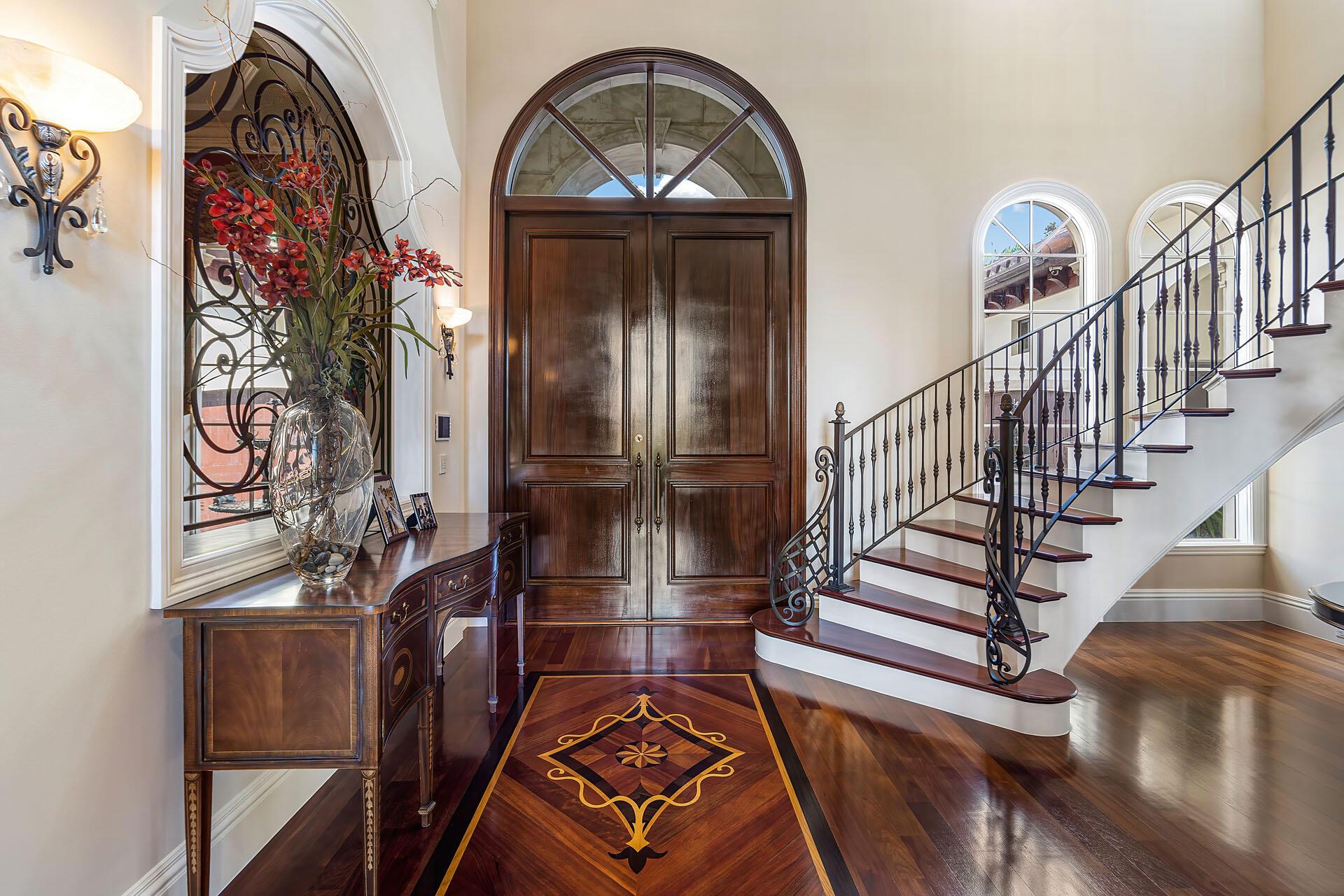 ROYAL PALM YACHT & COUNTRY CLUB - Residential