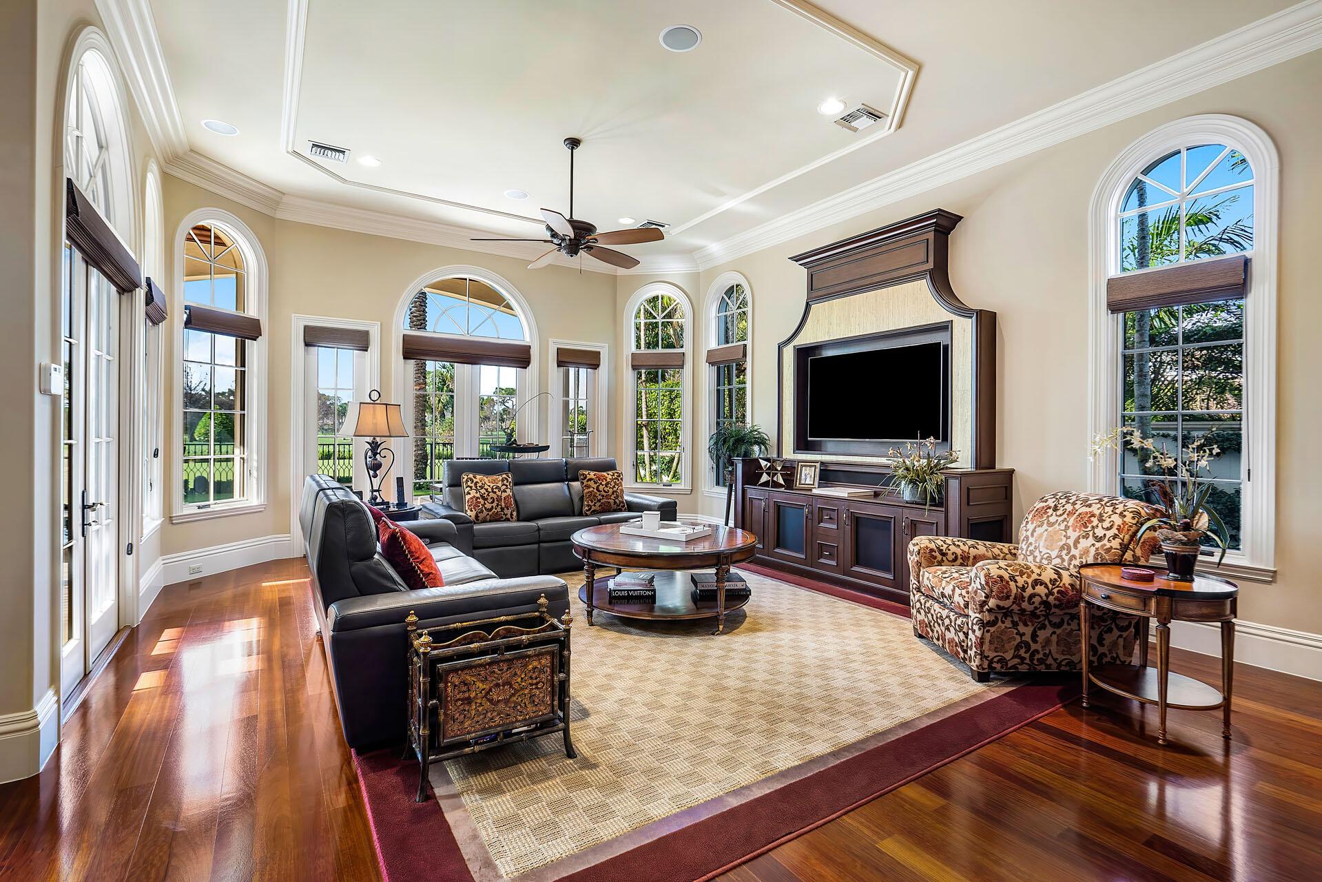 ROYAL PALM YACHT & COUNTRY CLUB - Residential