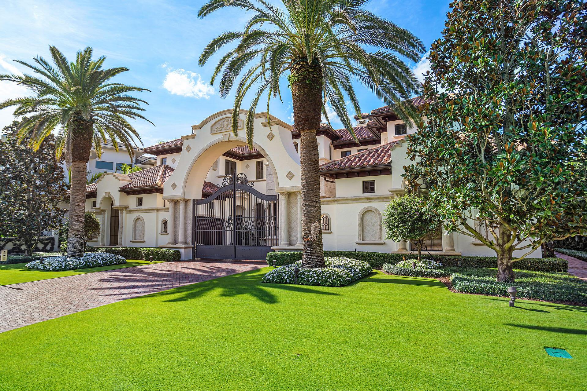 ROYAL PALM YACHT & COUNTRY CLUB - Residential