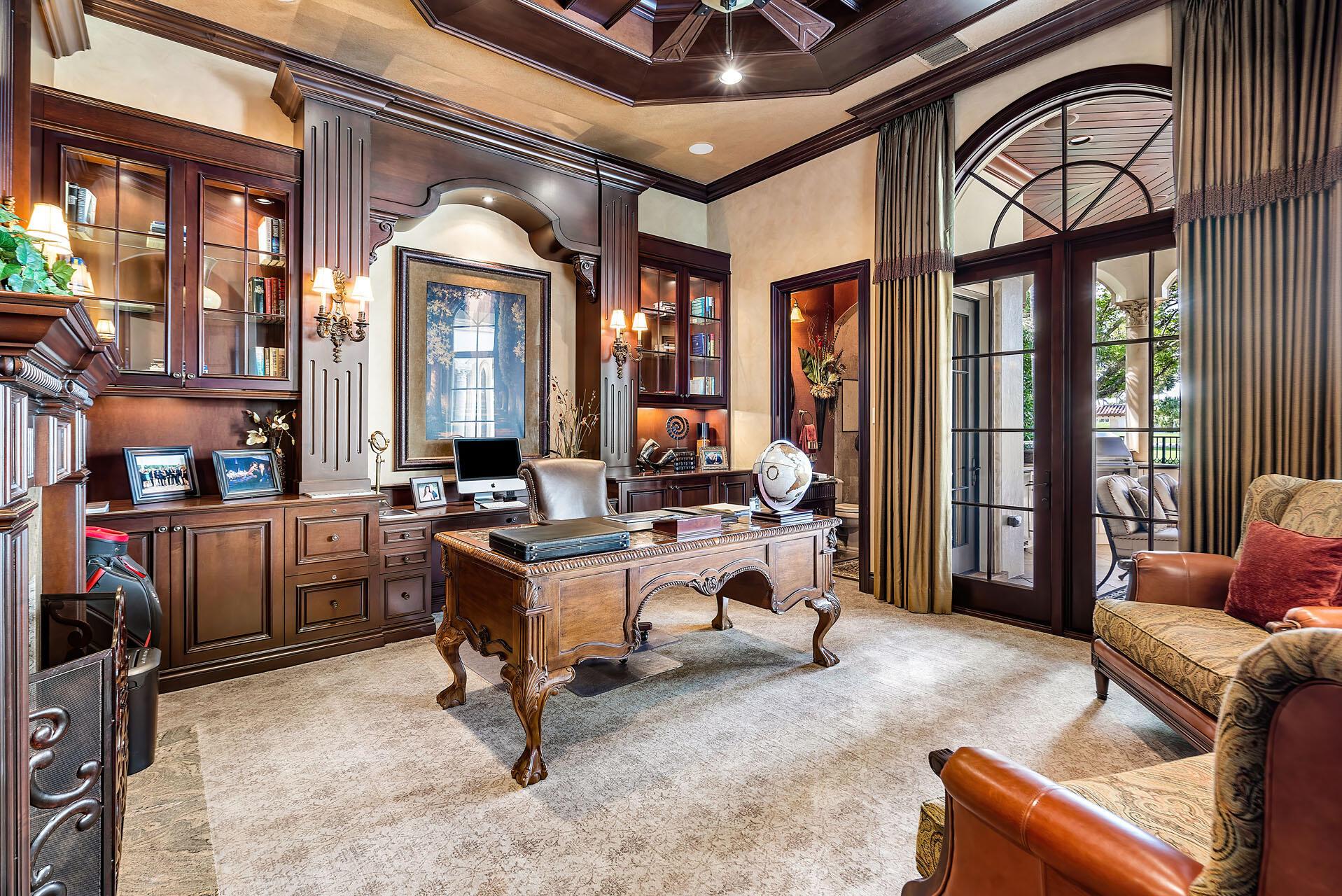 ROYAL PALM YACHT & COUNTRY CLUB - Residential