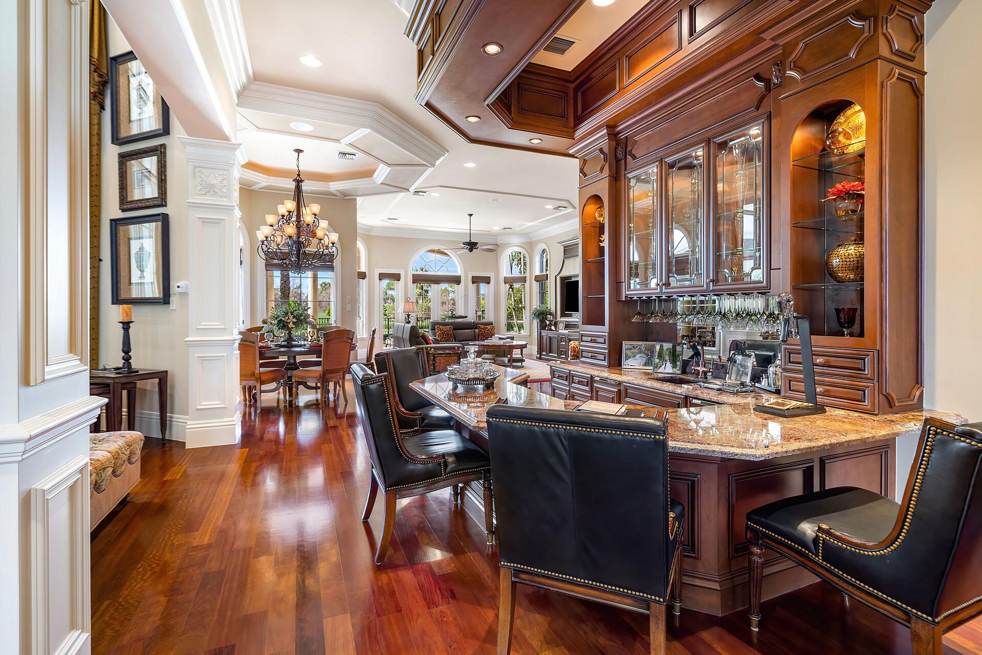 ROYAL PALM YACHT & COUNTRY CLUB - Residential