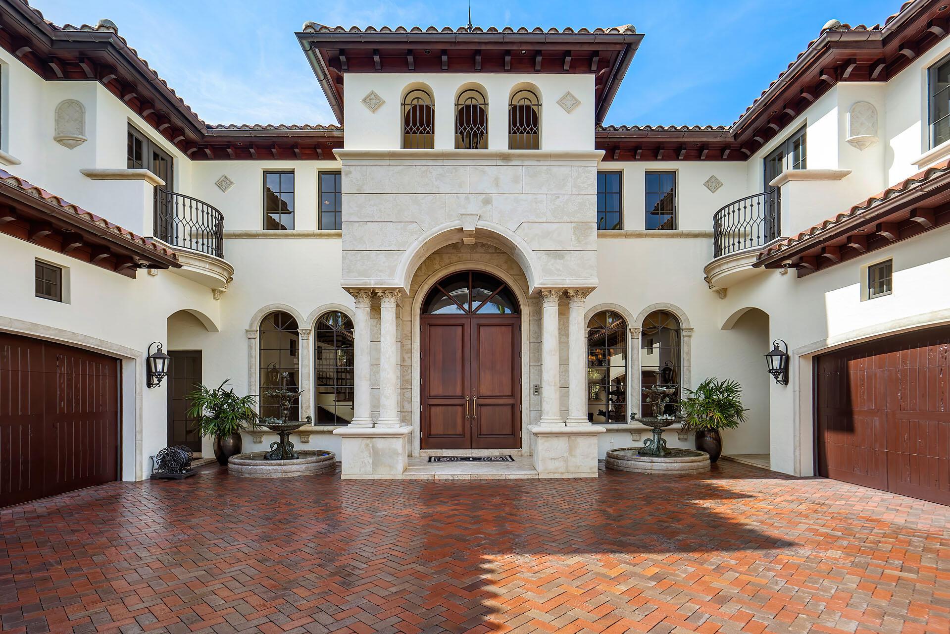 ROYAL PALM YACHT & COUNTRY CLUB - Residential
