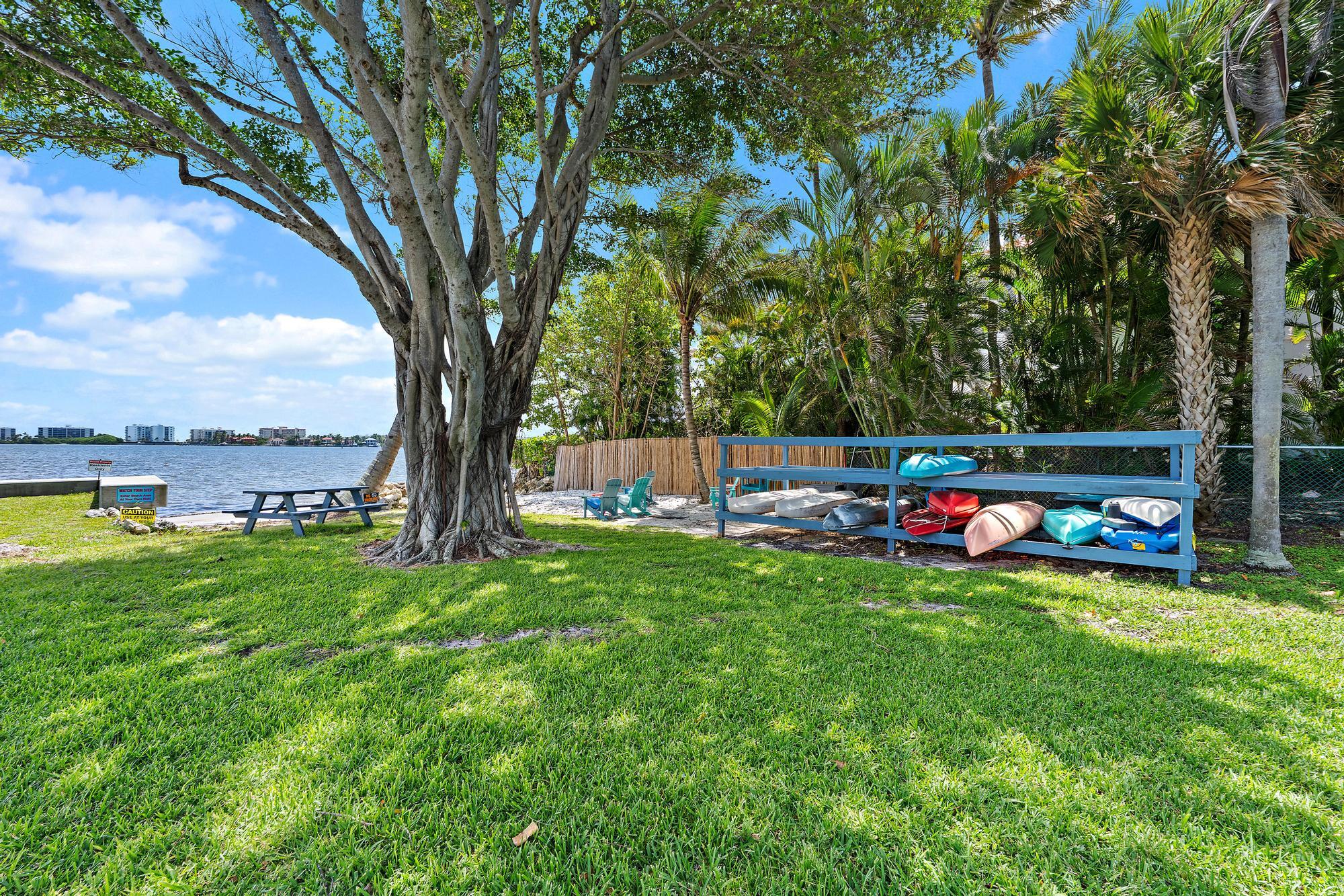 PALM LAKE 1 CONDO - Residential