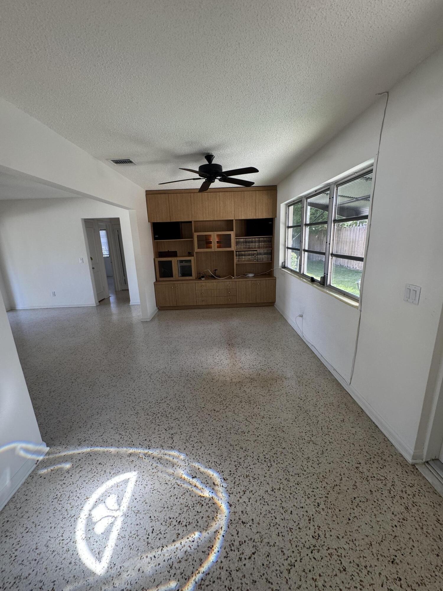 NORTH LAKE WORTH - Residential Lease