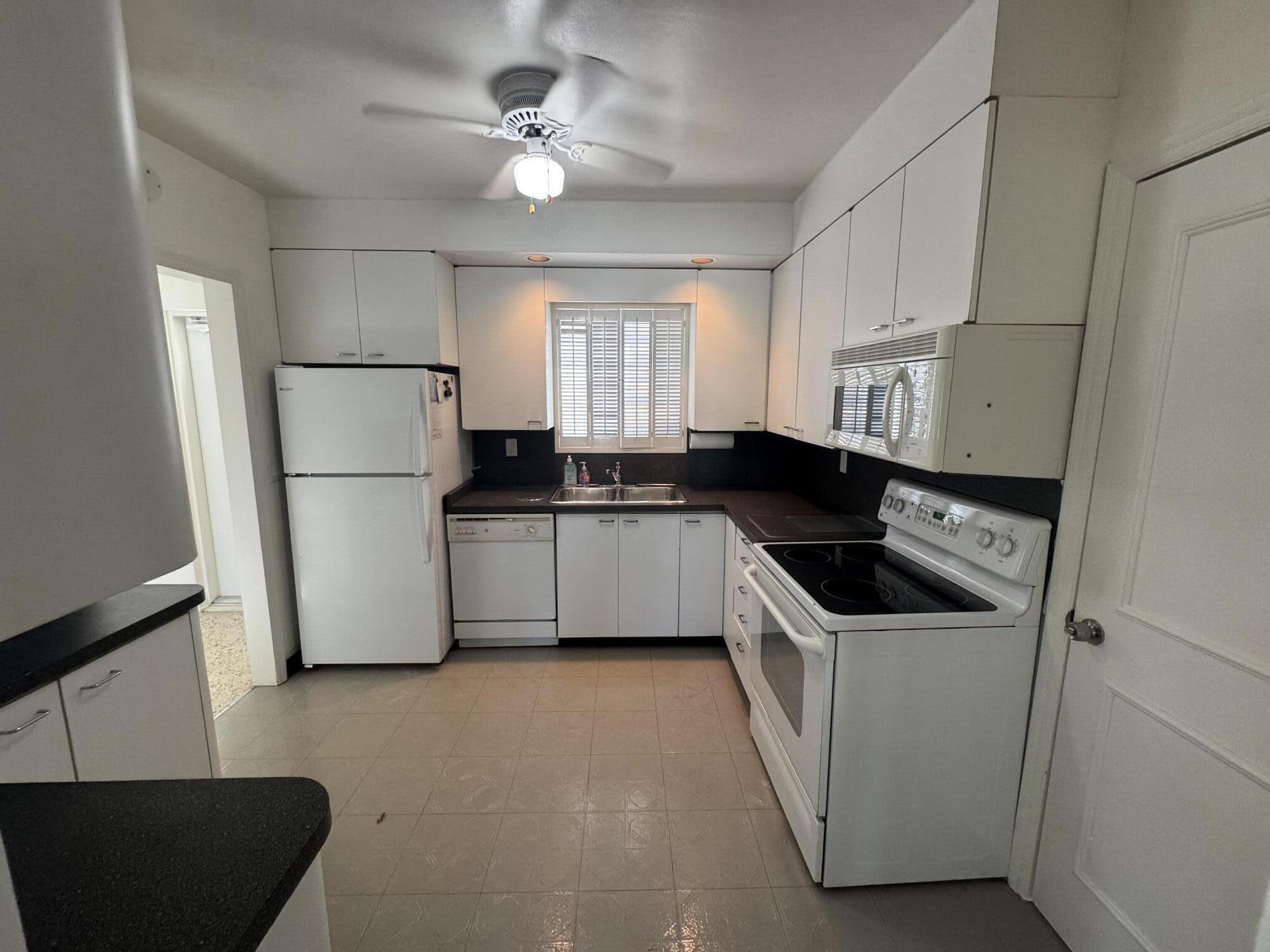NORTH LAKE WORTH - Residential Lease