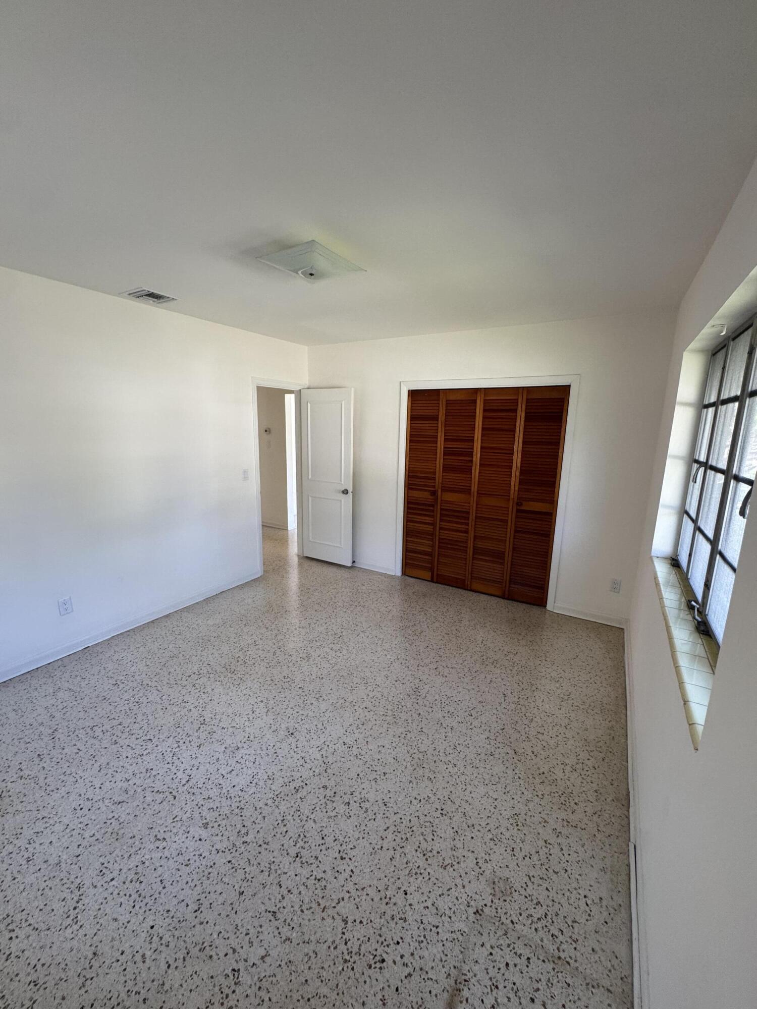 NORTH LAKE WORTH - Residential Lease