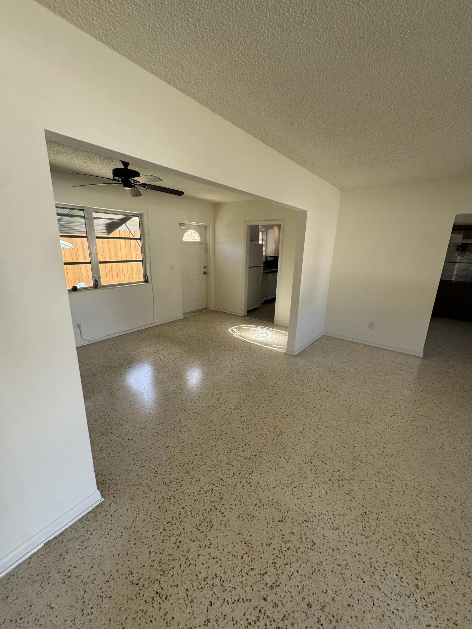 NORTH LAKE WORTH - Residential Lease