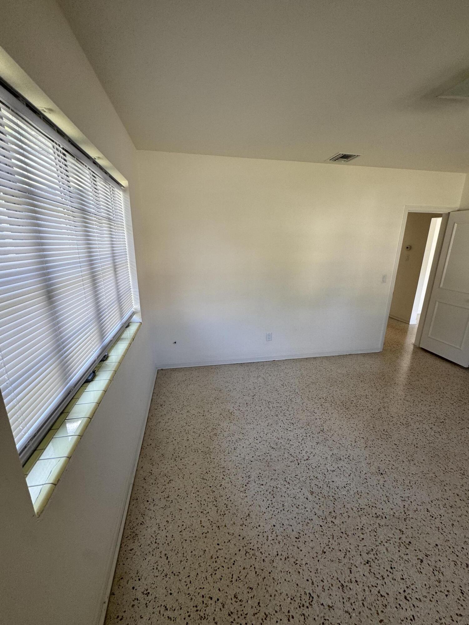 NORTH LAKE WORTH - Residential Lease