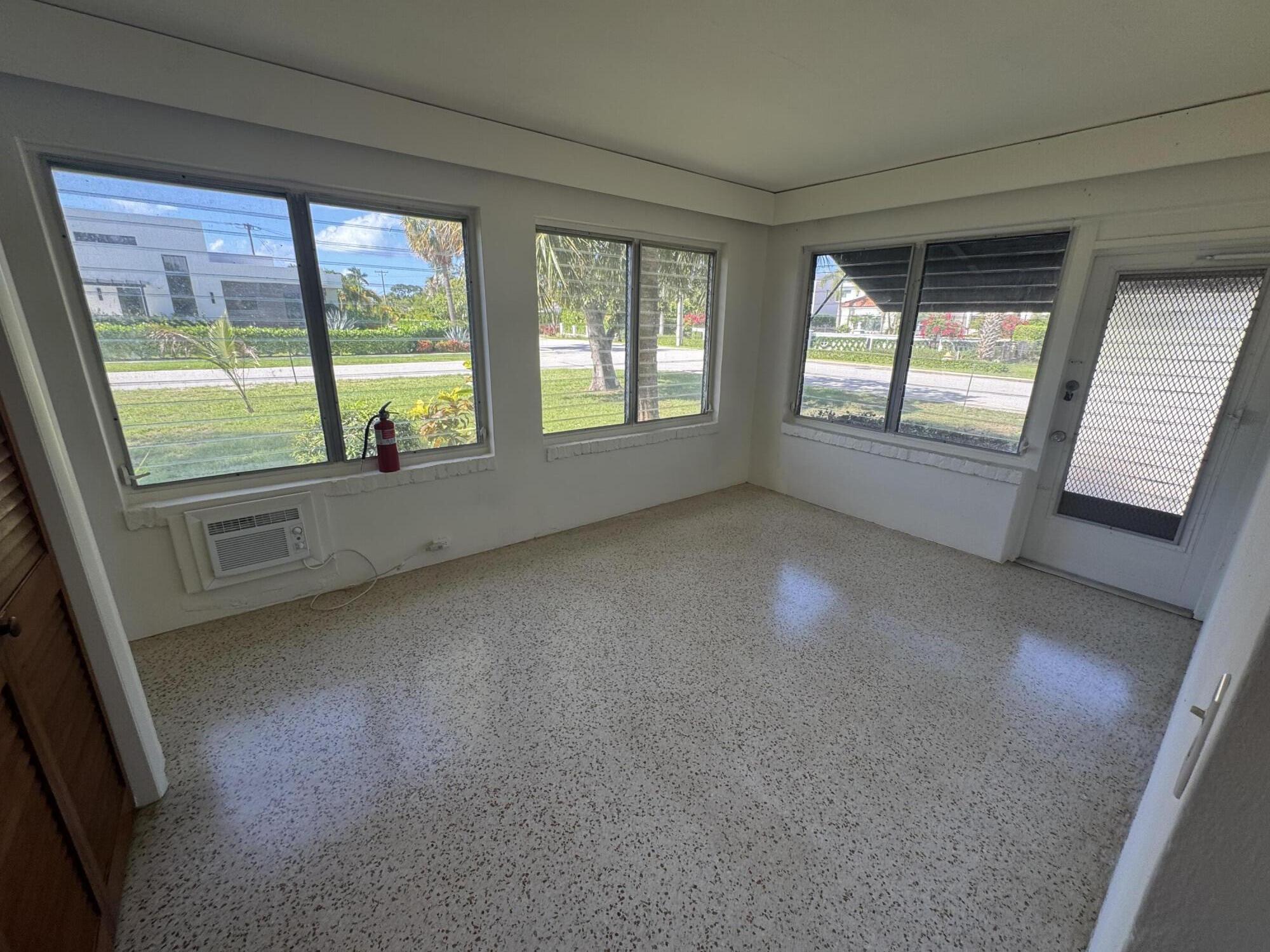 NORTH LAKE WORTH - Residential Lease