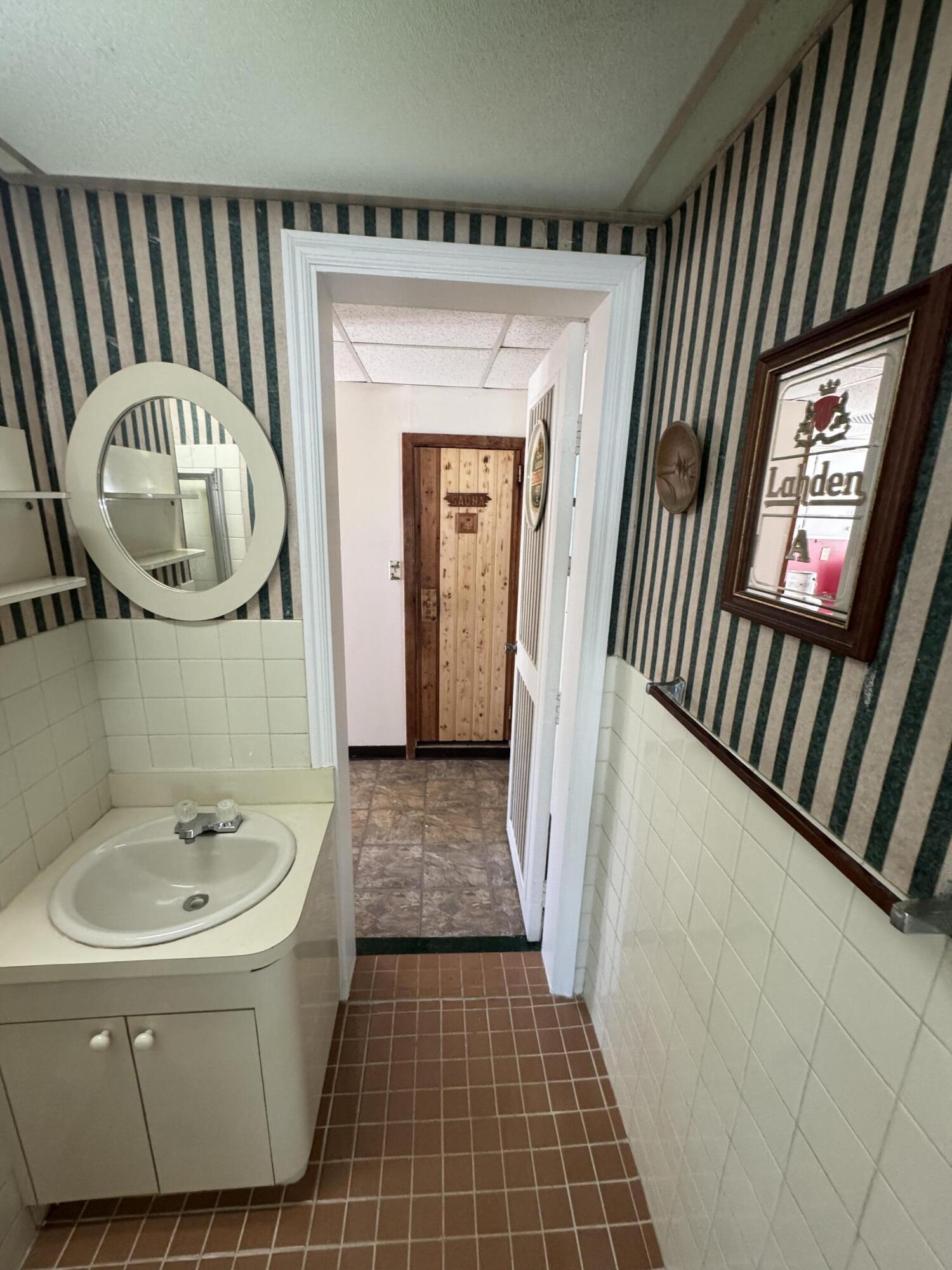 NORTH LAKE WORTH - Residential Lease