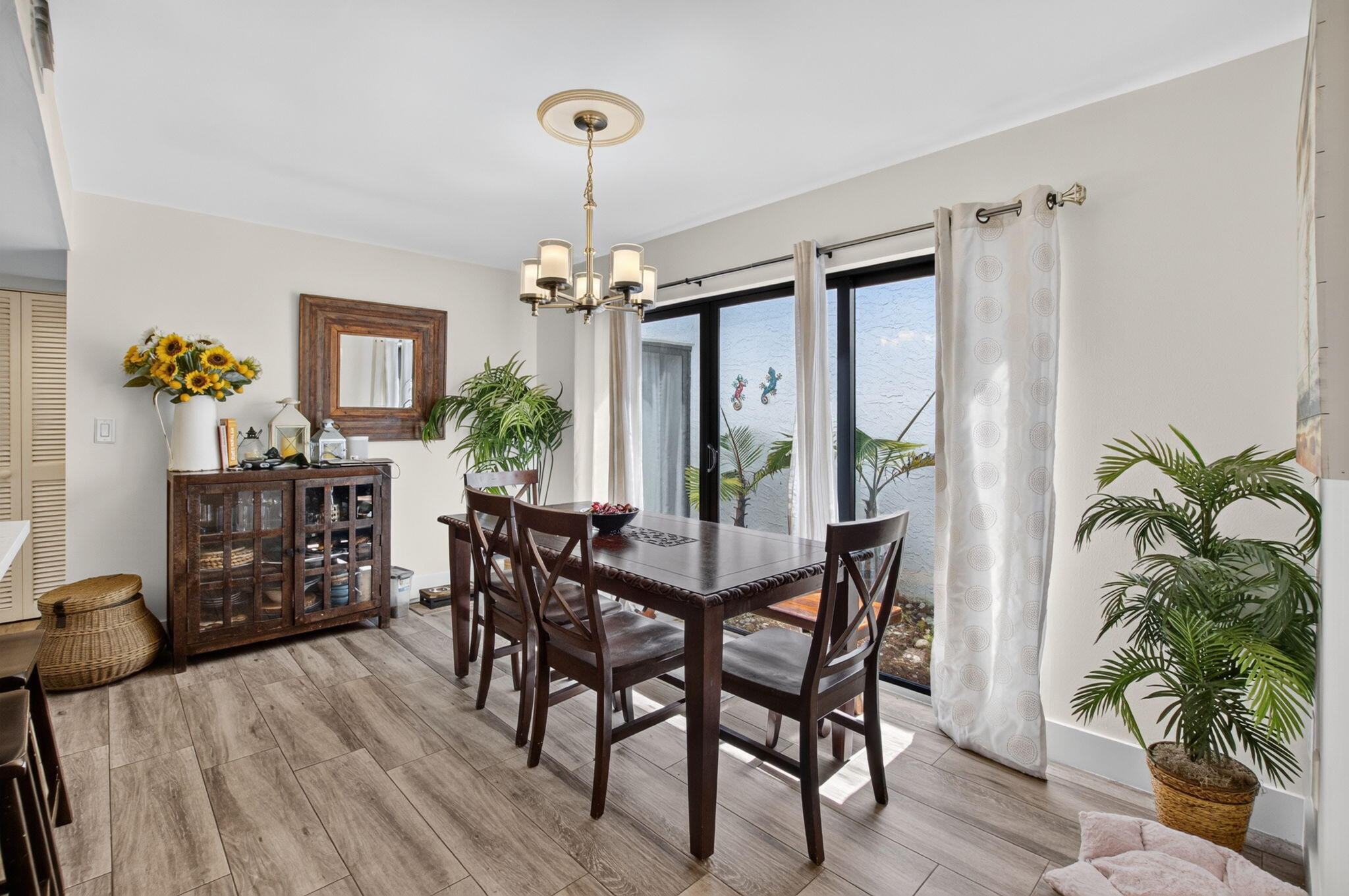 PATIOS DEL MAR - Residential