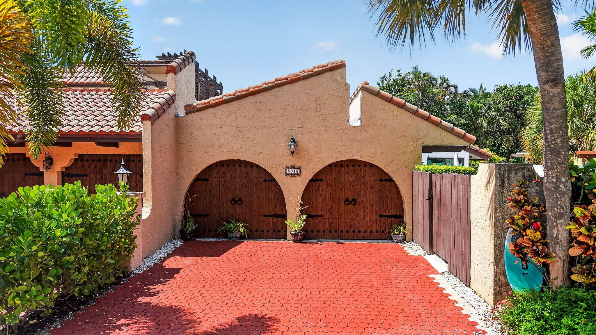 PATIOS DEL MAR - Residential