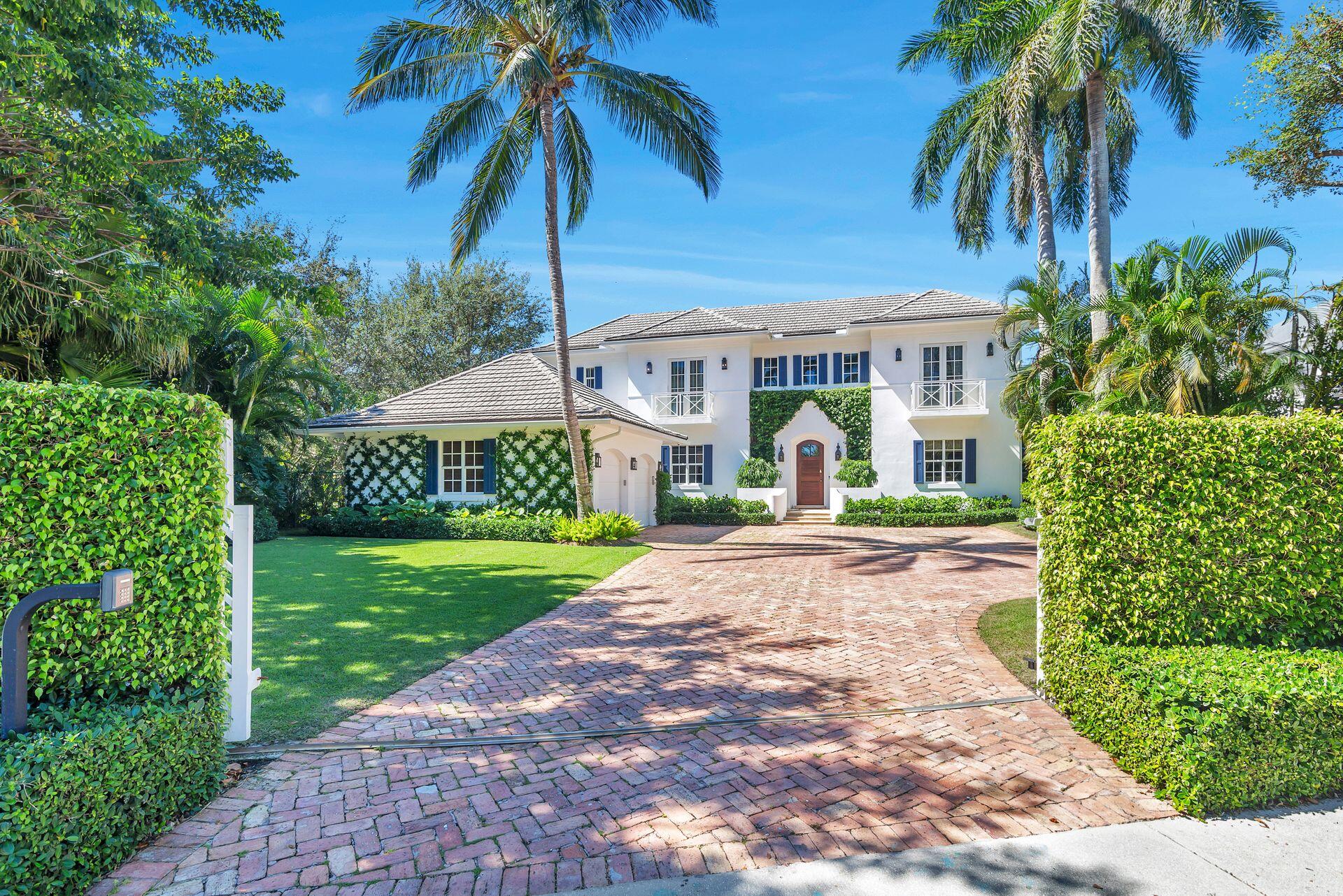 South of Southern gracious 5 bedroom 4.5 bath home with large living room, dining room, libery/den and eat-in kitchen.  Lush gardens with private backyard, large heated pool, outdoor shower, and entertaining areas, full house generator, soaring ceilings. This home is close to Intracoastal, bike trail and Summa Beach.