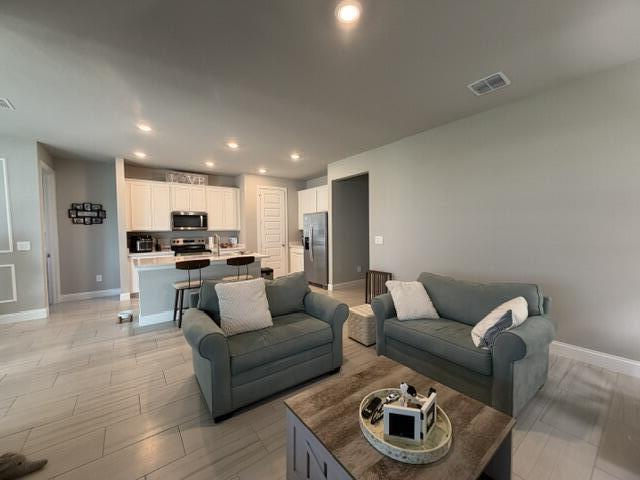 AZALEA - Residential Lease