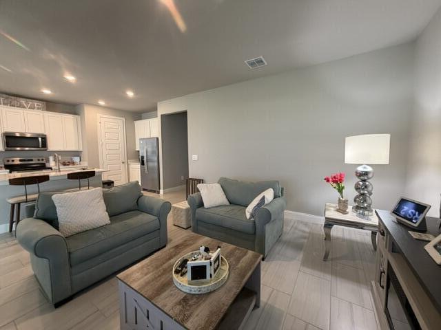 AZALEA - Residential Lease