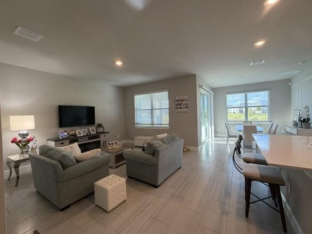 AZALEA - Residential Lease