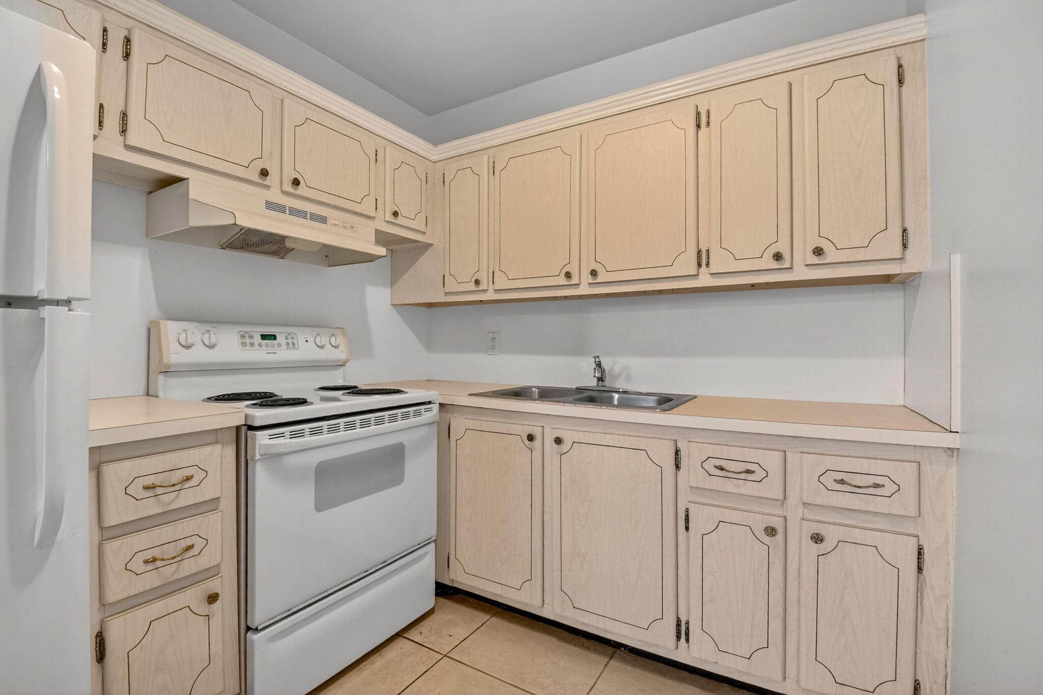 EASTHAMPTON CONDO - Residential