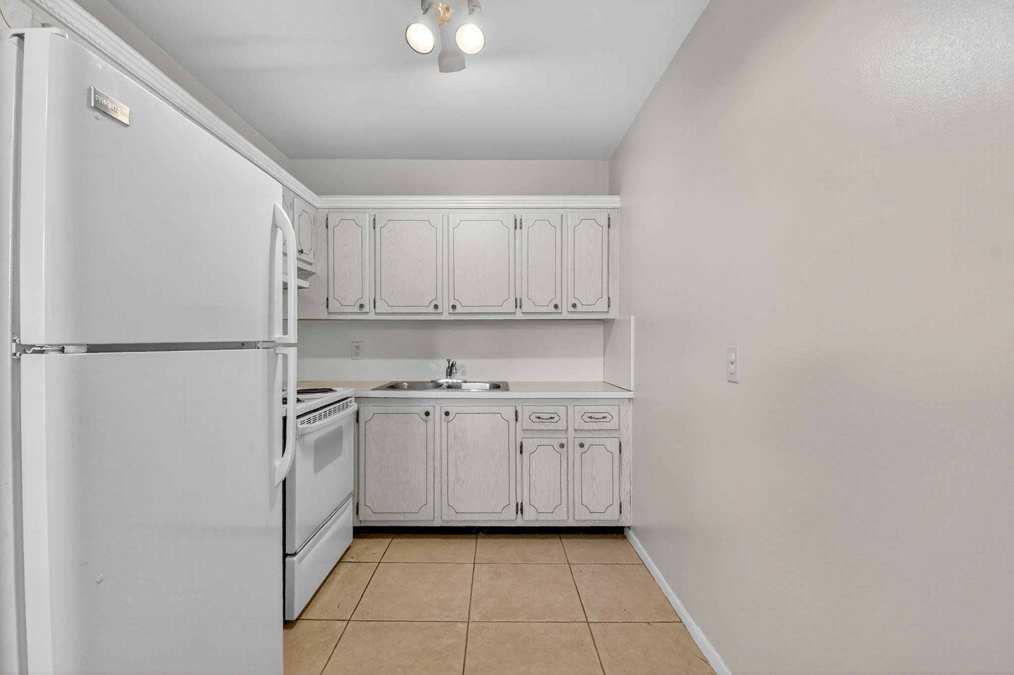 EASTHAMPTON CONDO - Residential
