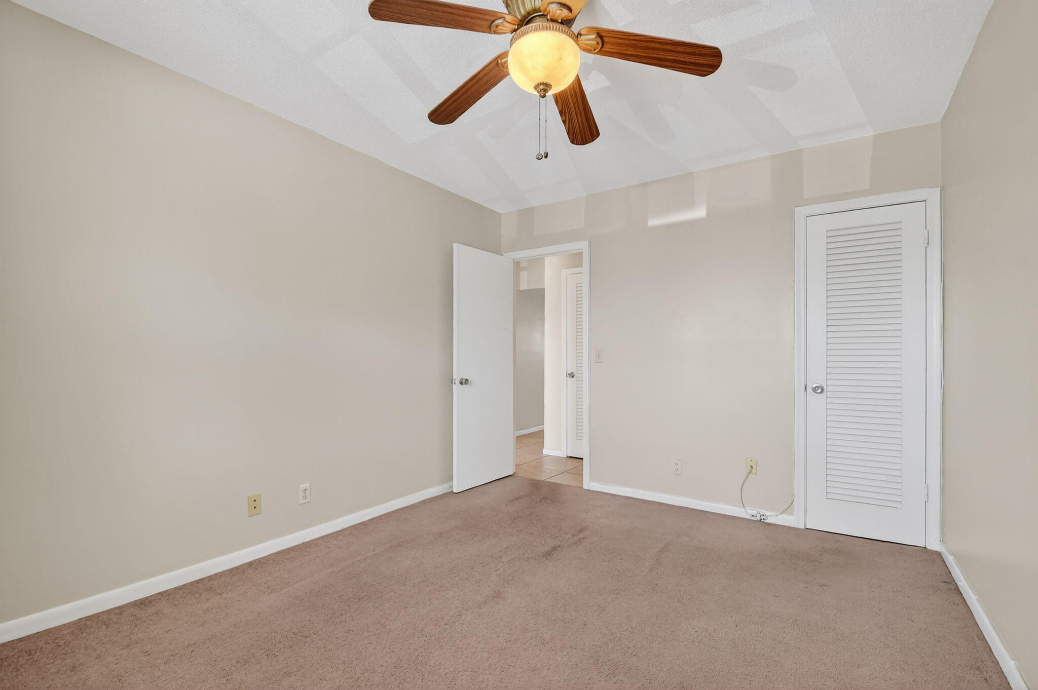 EASTHAMPTON CONDO - Residential