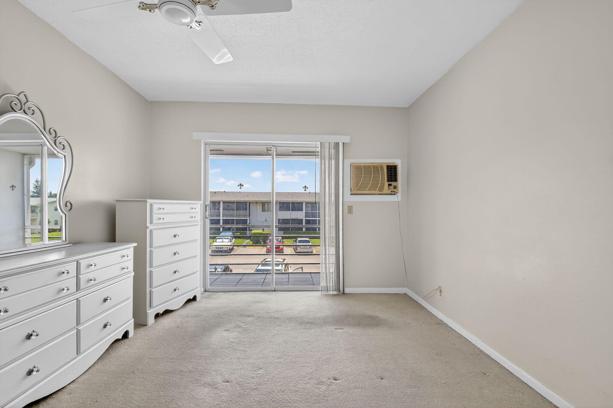 EASTHAMPTON CONDO - Residential