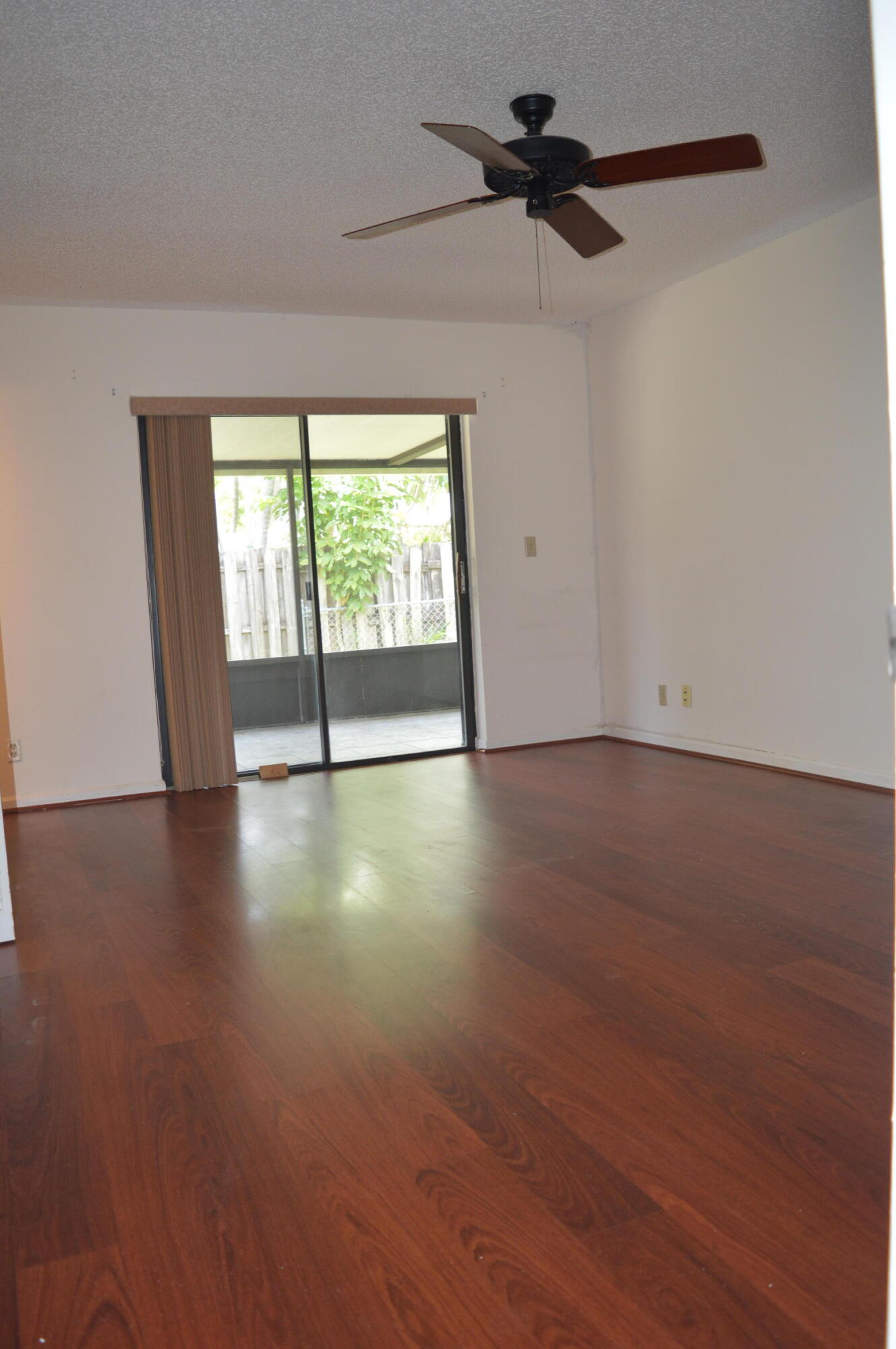 SPRINGTREE LAKES - Residential
