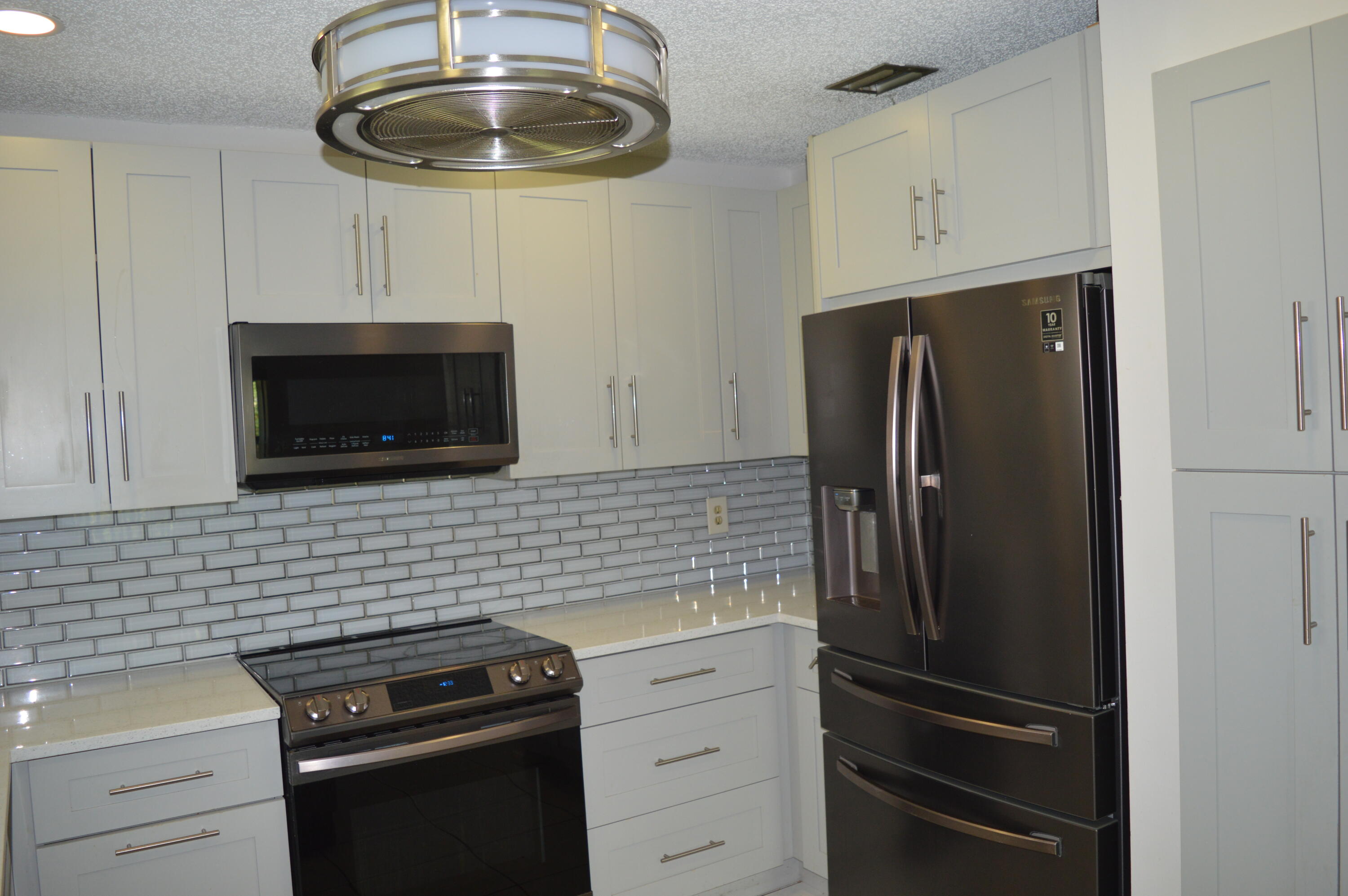 SPRINGTREE LAKES - Residential
