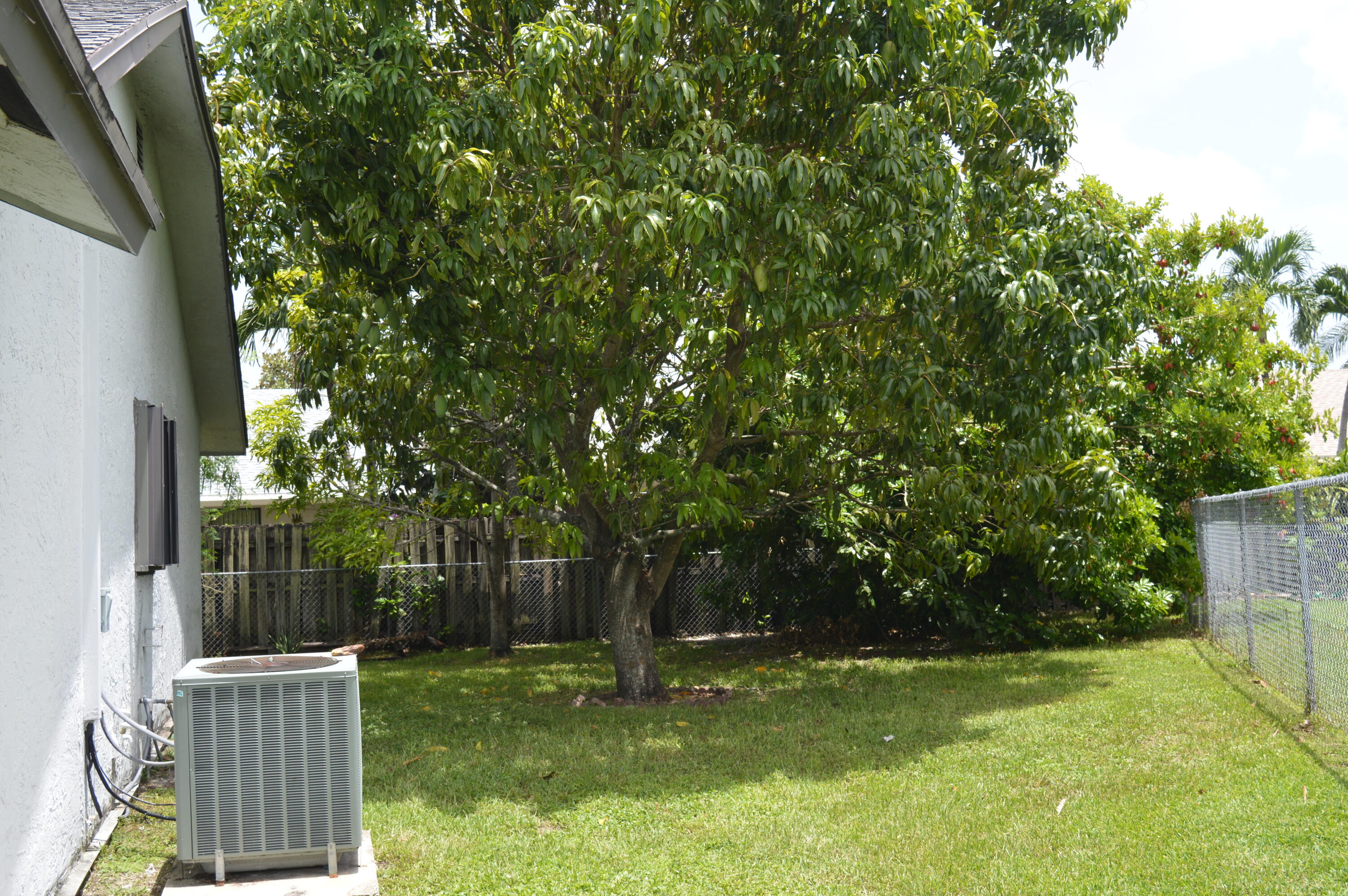 SPRINGTREE LAKES - Residential