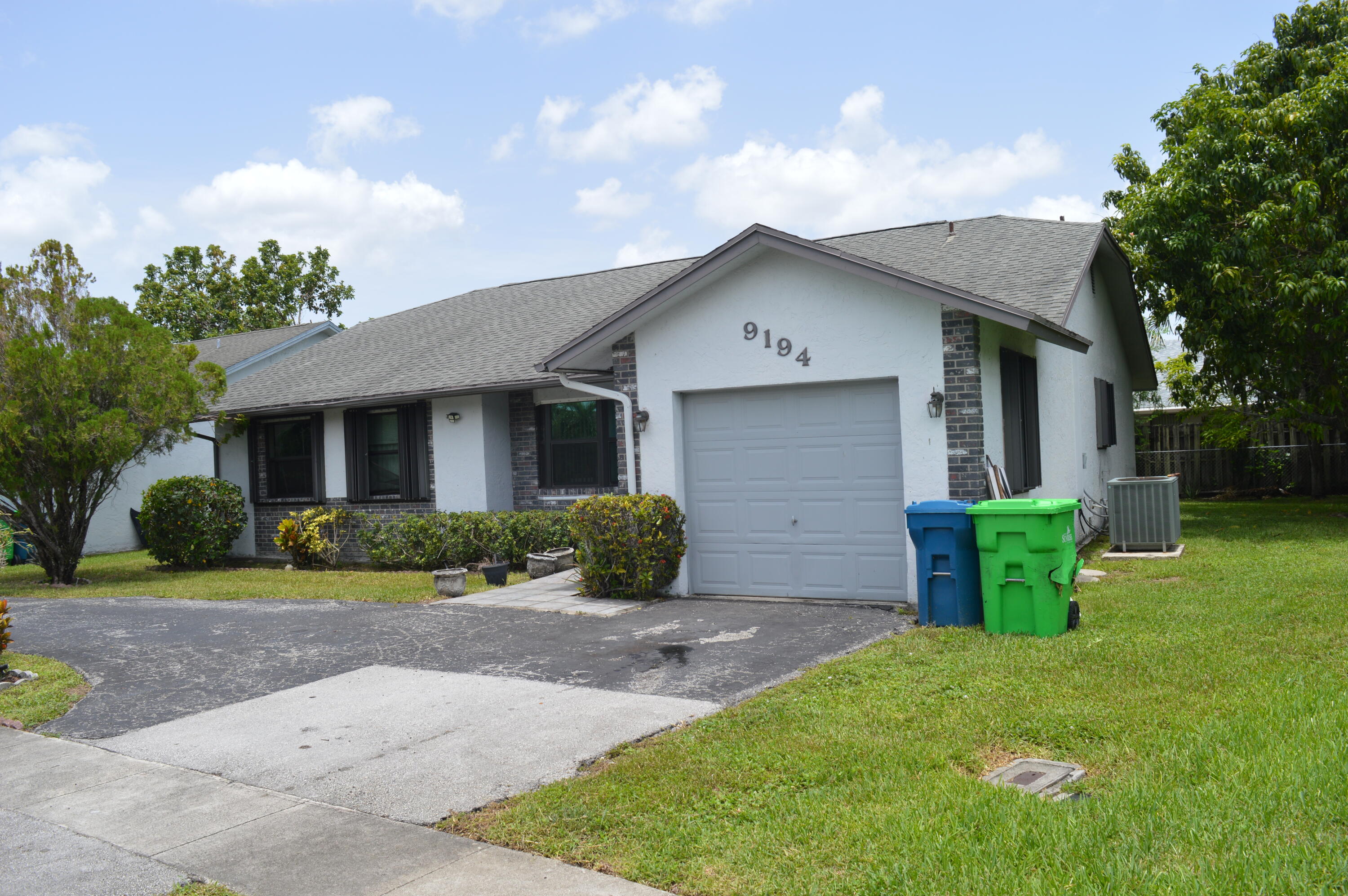 SPRINGTREE LAKES - Residential