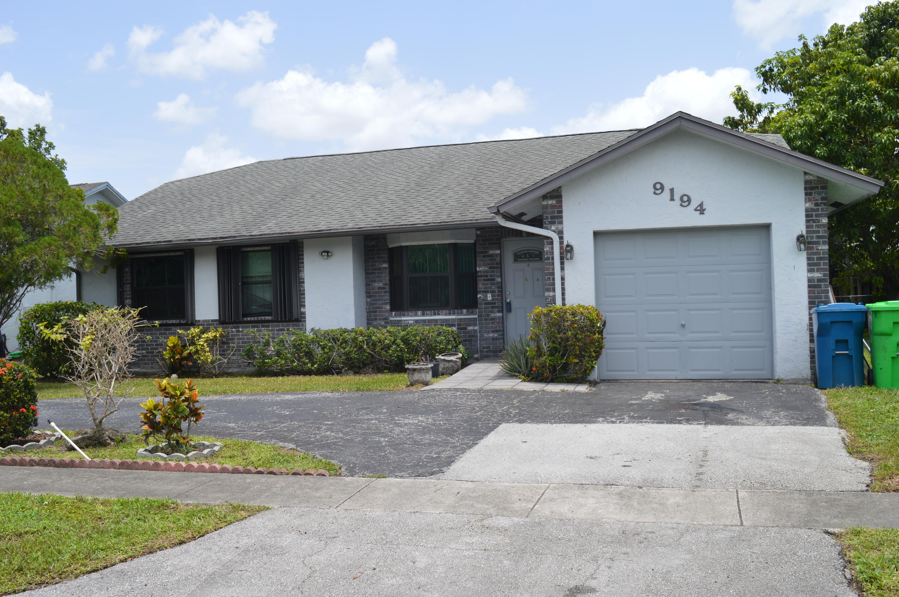 SPRINGTREE LAKES - Residential