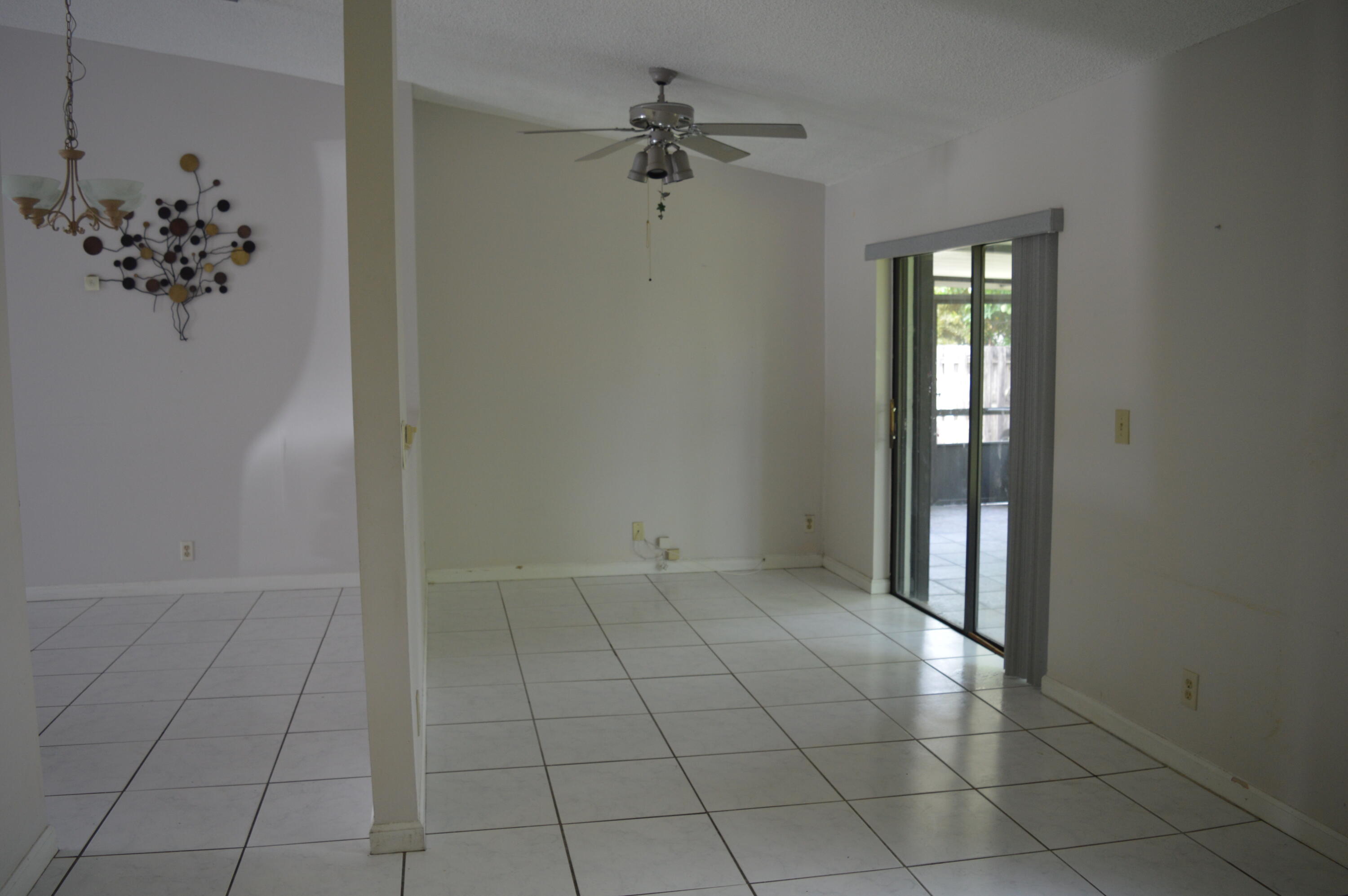SPRINGTREE LAKES - Residential