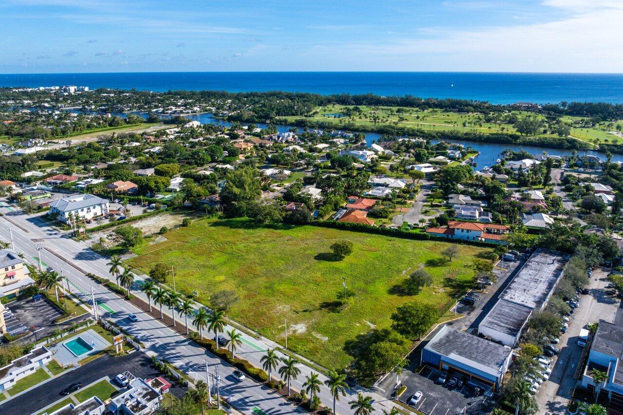 DELRAY BEACH ESTATES - Land
