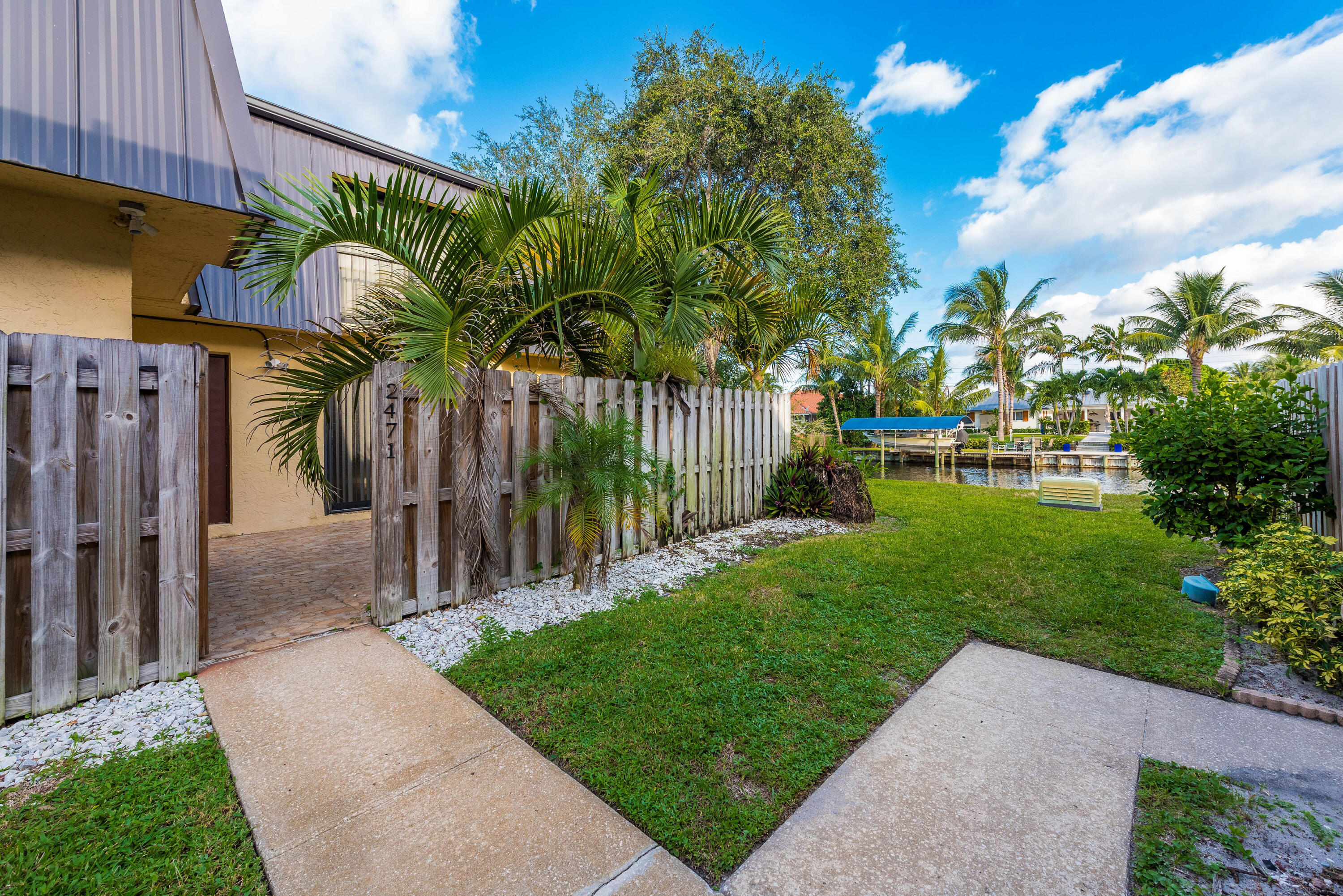 WATERSIDE ESTATES - Residential Lease
