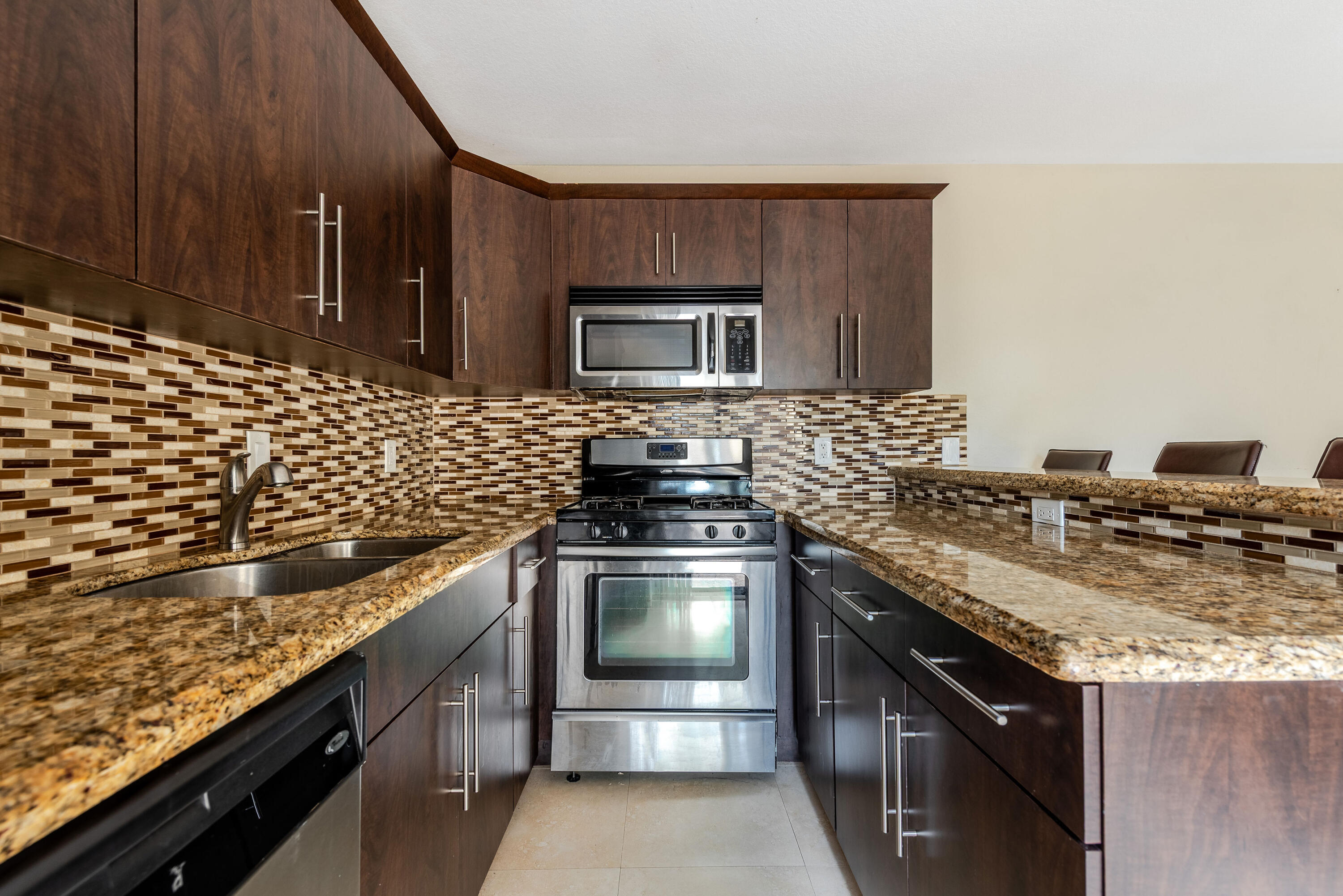 WATERSIDE ESTATES - Residential Lease