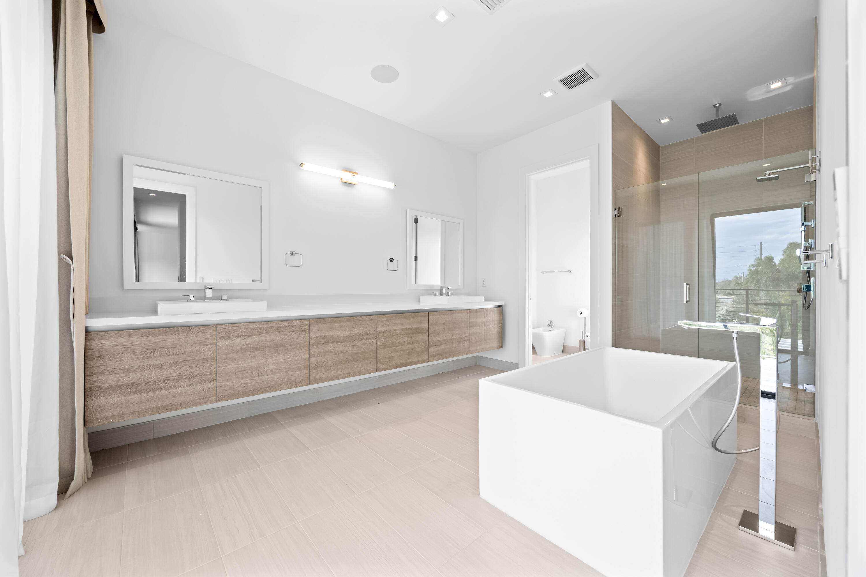 WESTON ESTATES - Residential