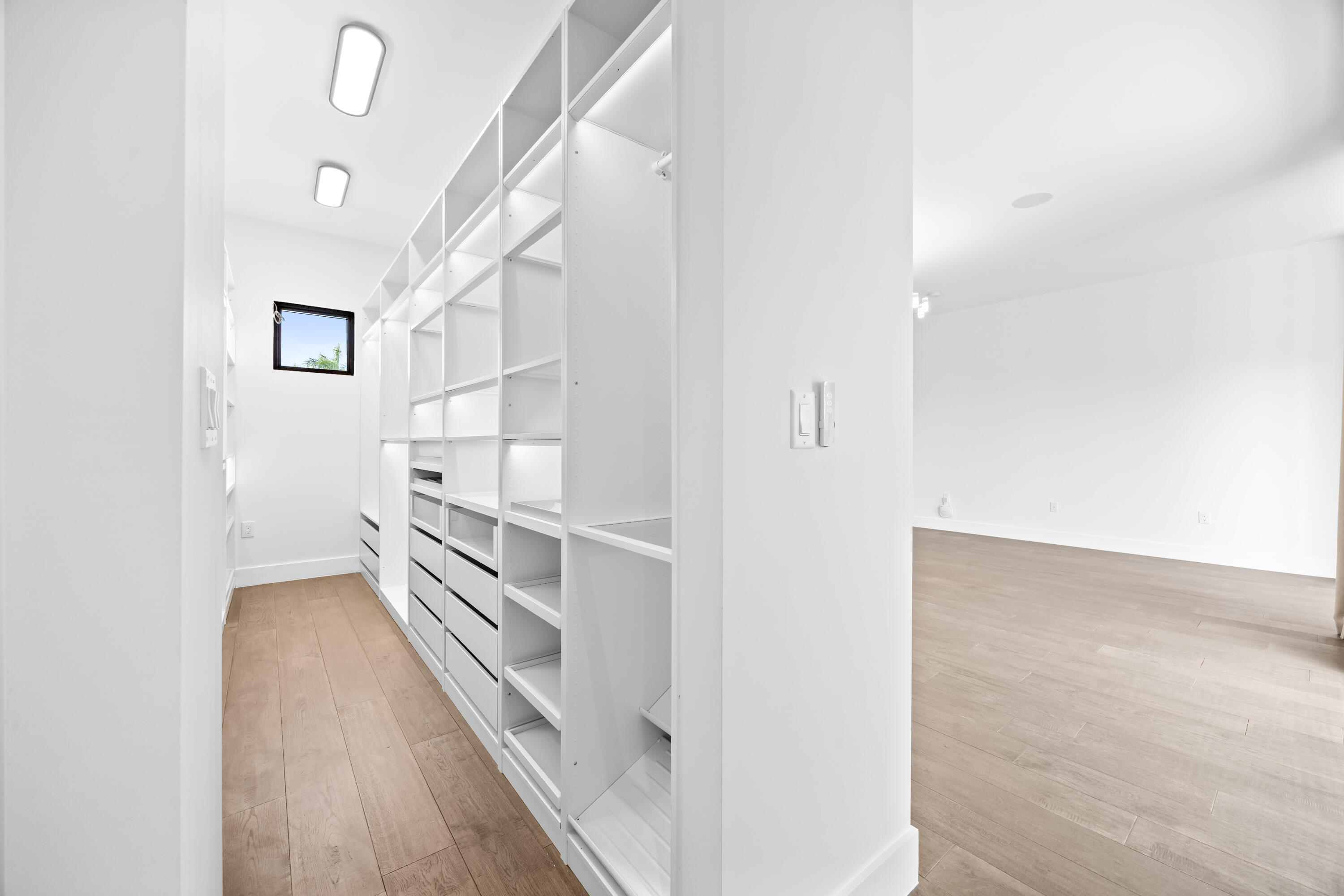 WESTON ESTATES - Residential