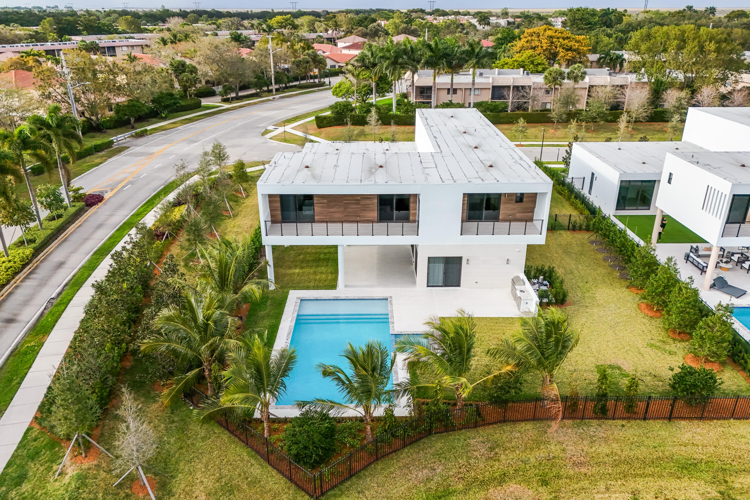 WESTON ESTATES - Residential