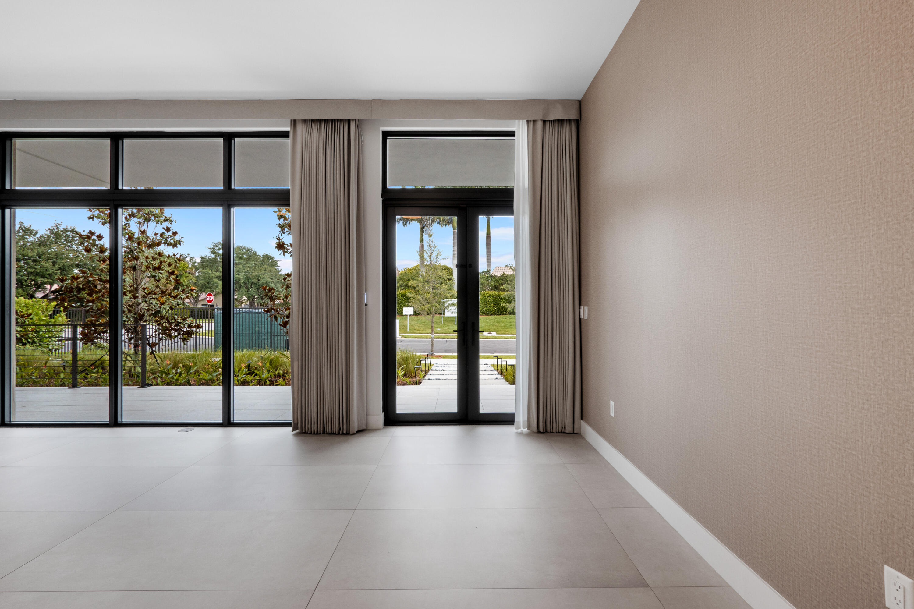 WESTON ESTATES - Residential