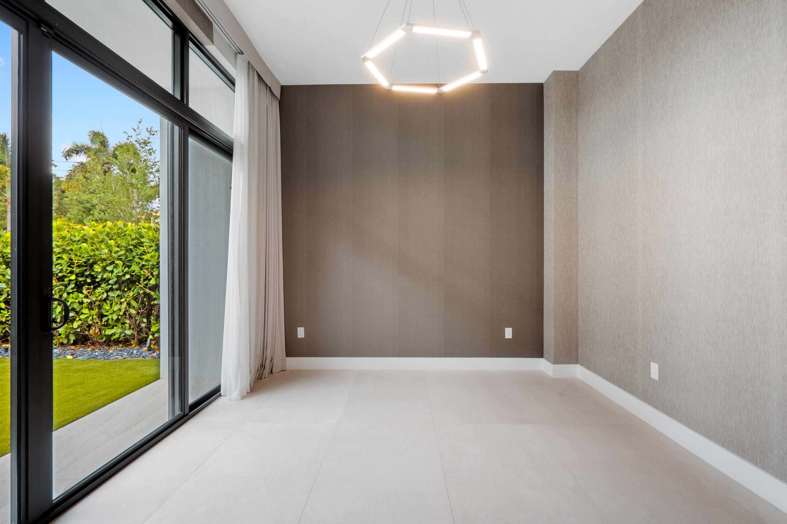 WESTON ESTATES - Residential