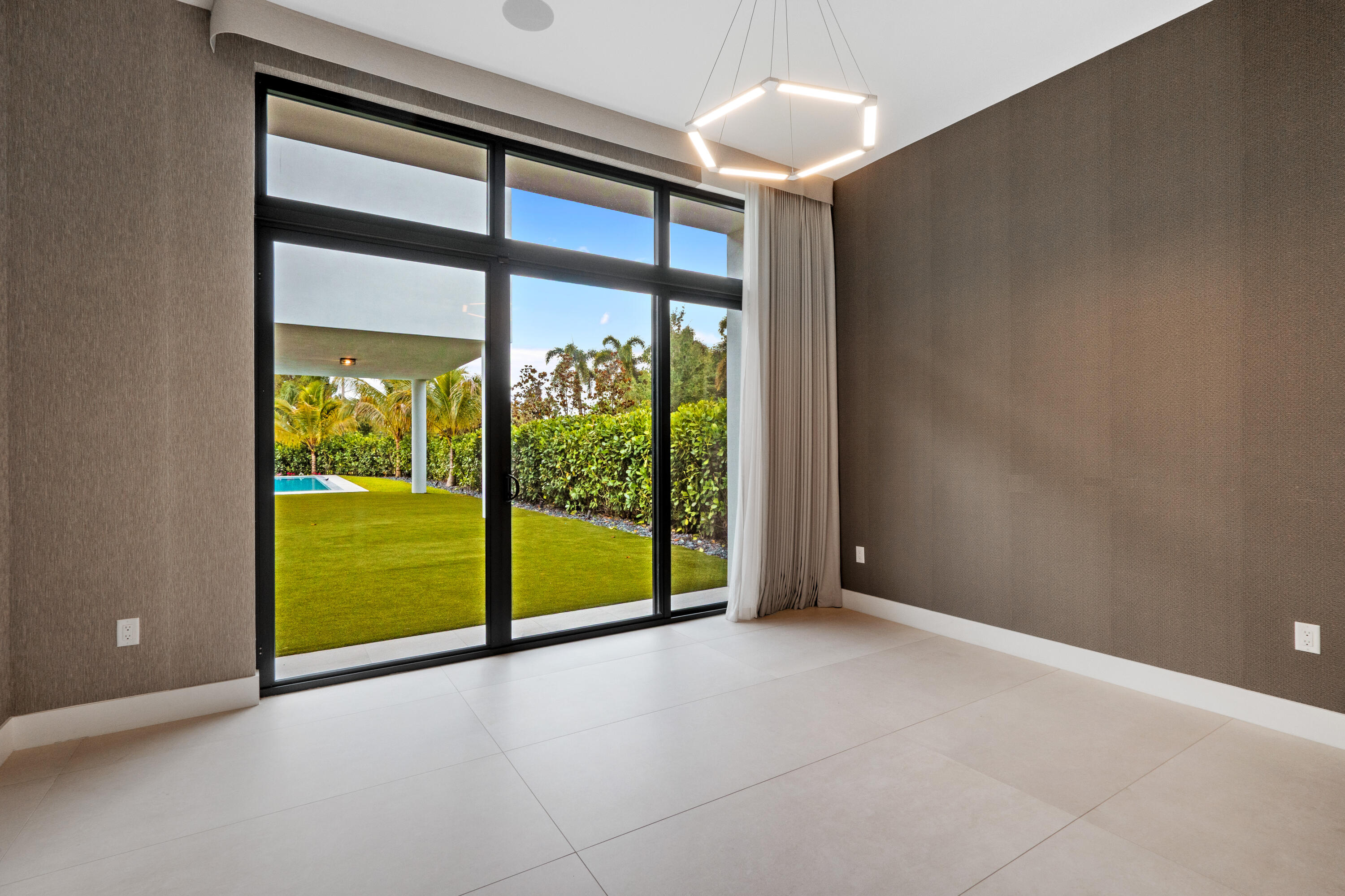WESTON ESTATES - Residential