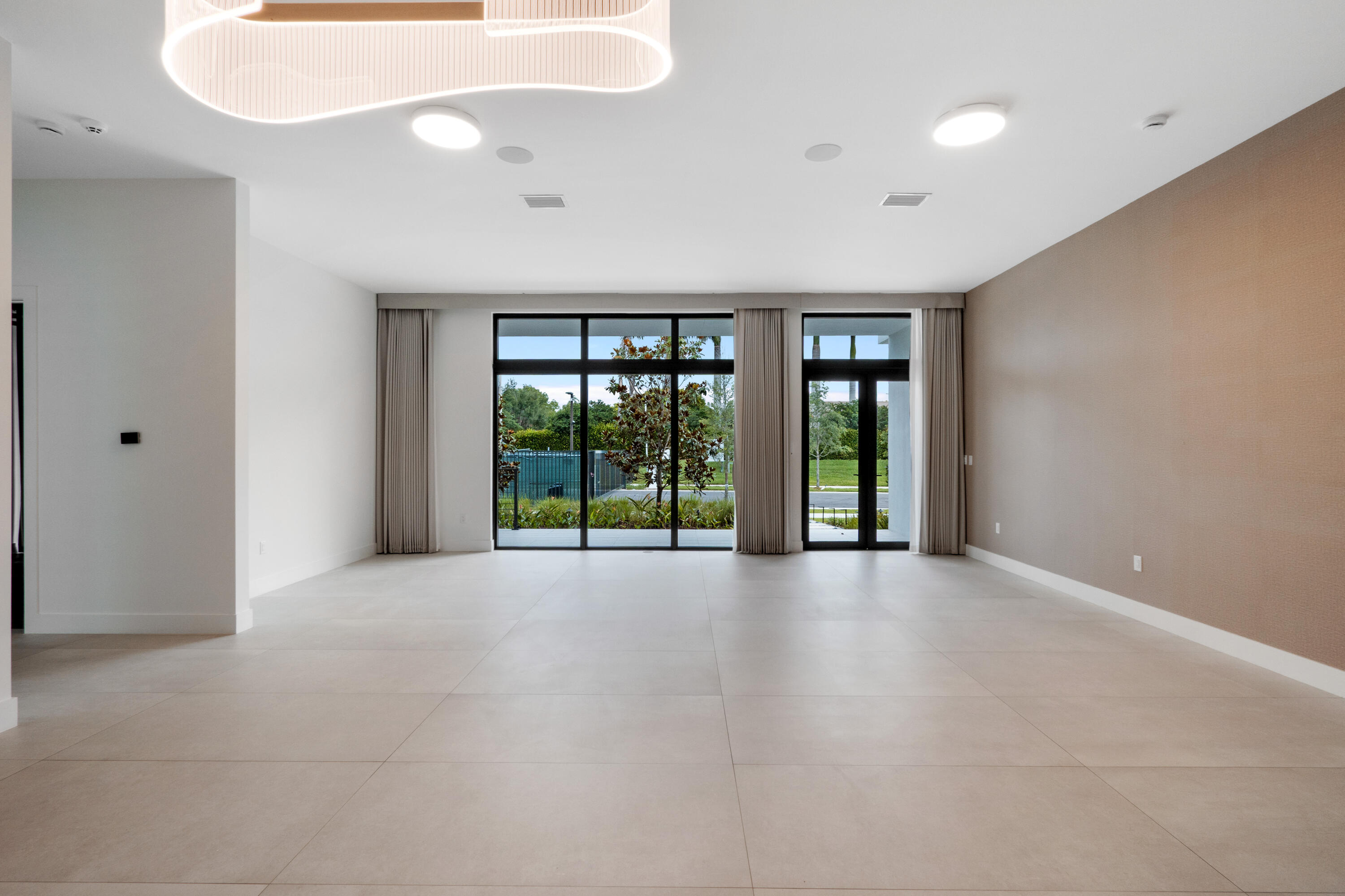 WESTON ESTATES - Residential