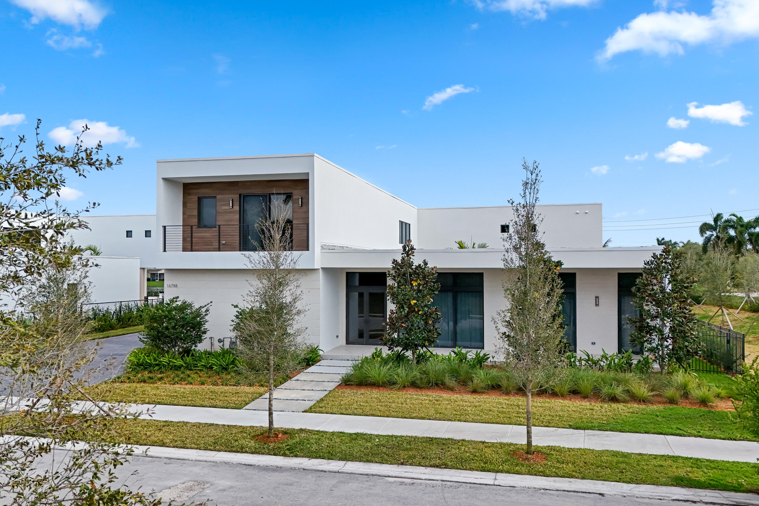 WESTON ESTATES - Residential