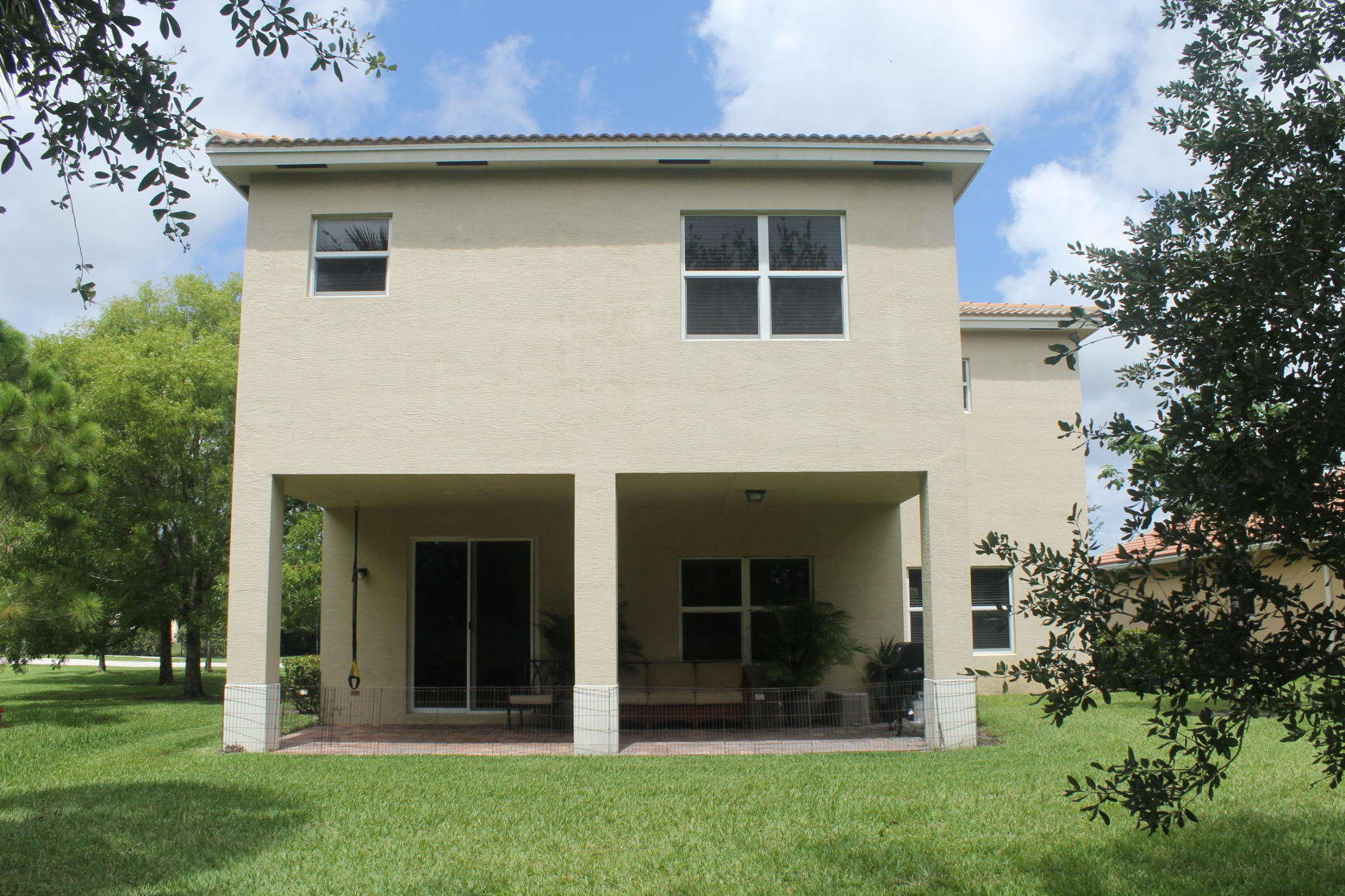 LOXAHATCHEE RESERVE NORTH - Residential Lease