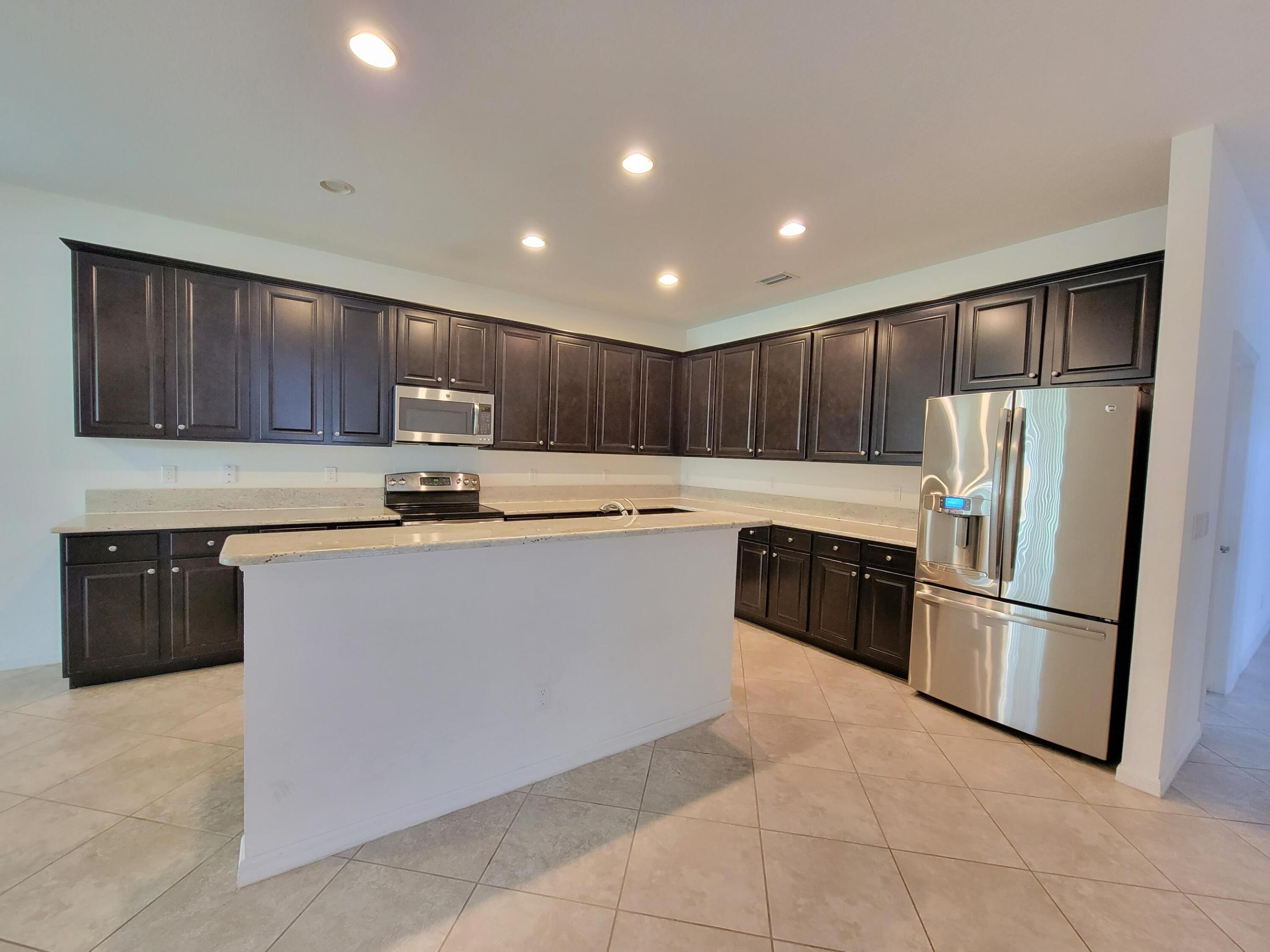 LOXAHATCHEE RESERVE NORTH - Residential Lease
