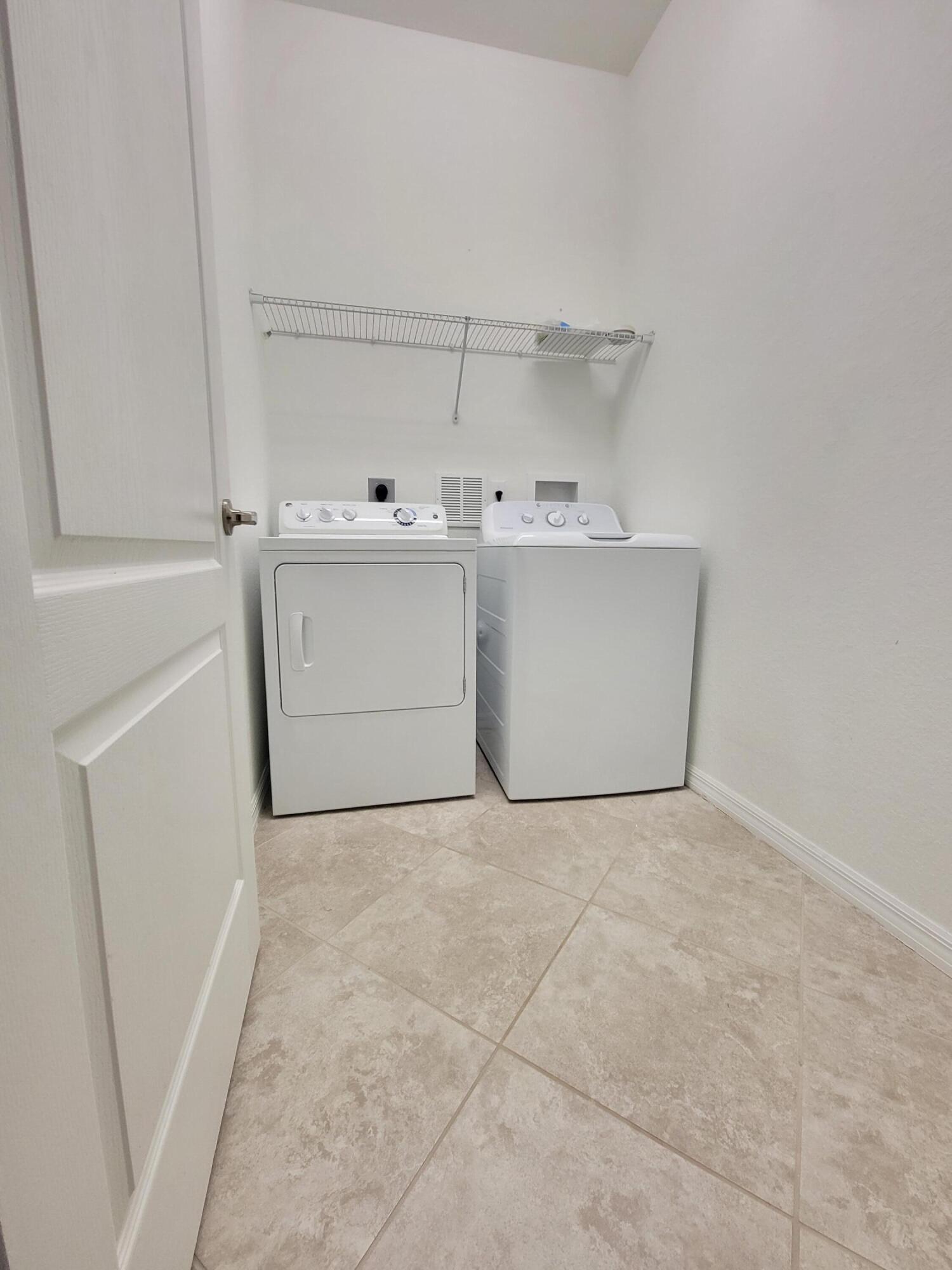 LOXAHATCHEE RESERVE NORTH - Residential Lease